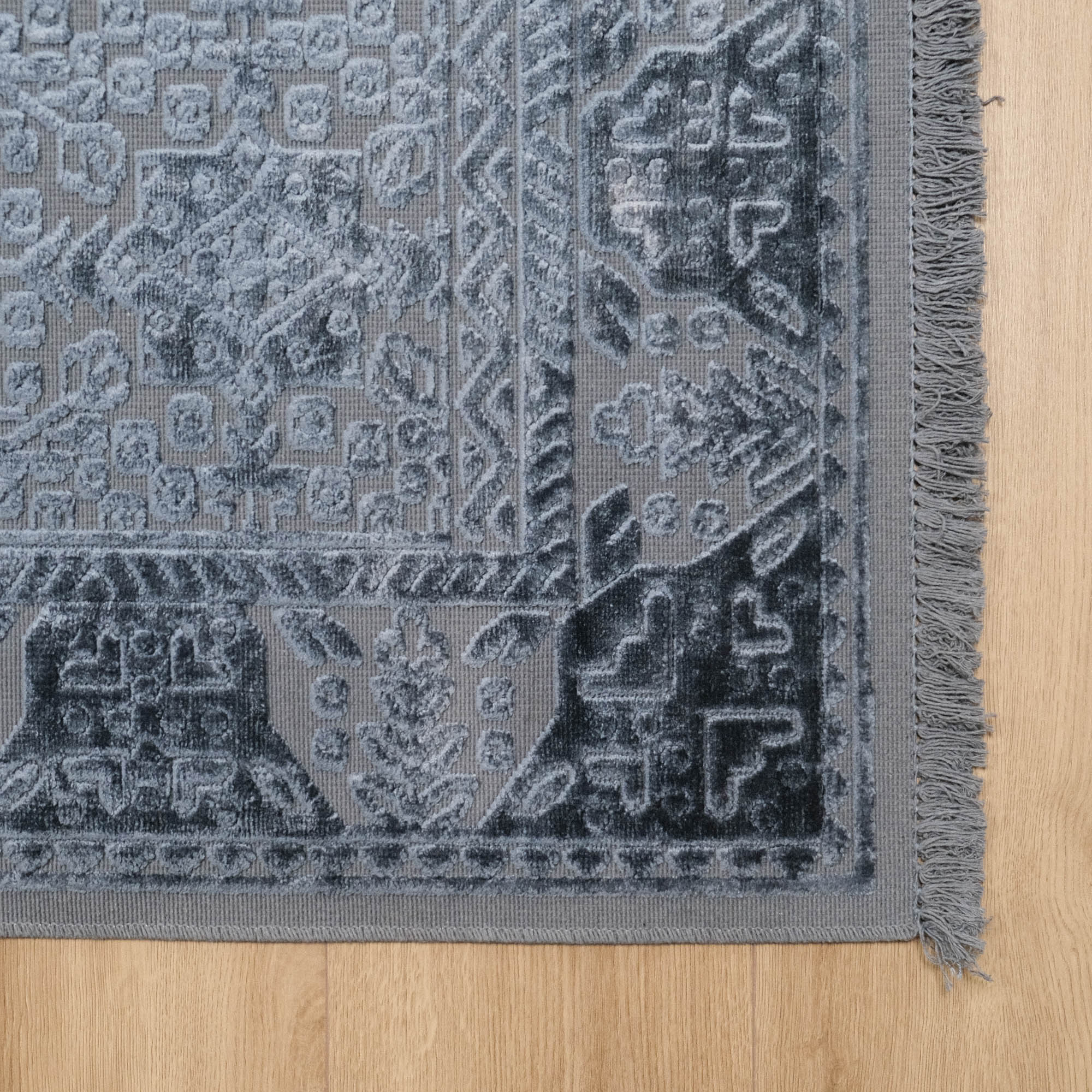 Vintage Design Machine Woven Carpet