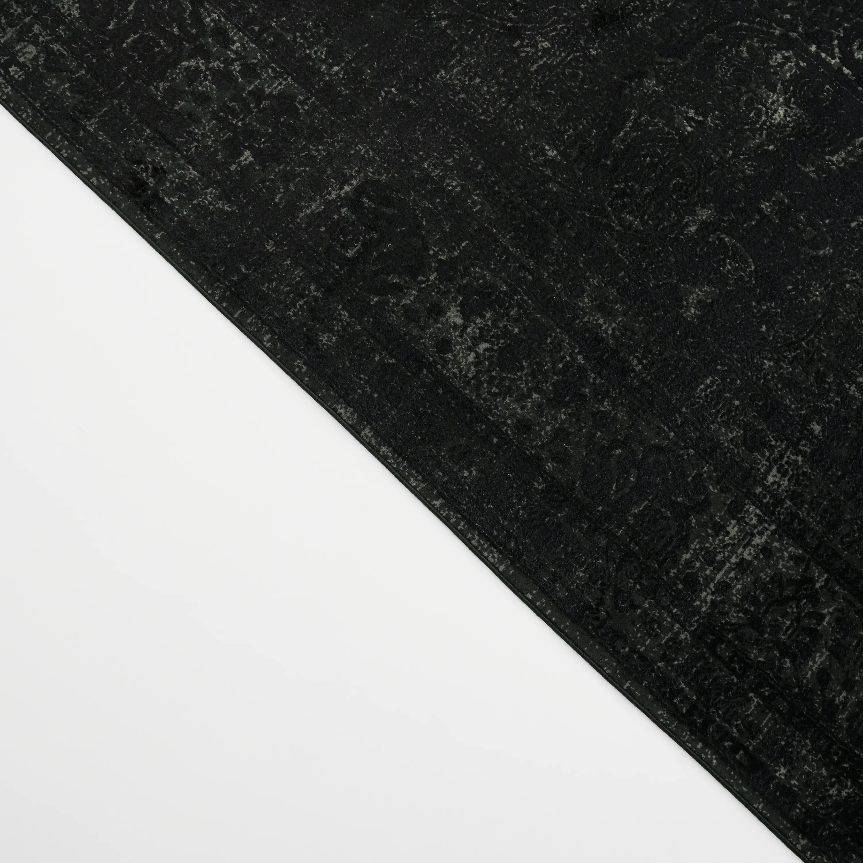 Vintage Desenli Siyah Viskon Halı