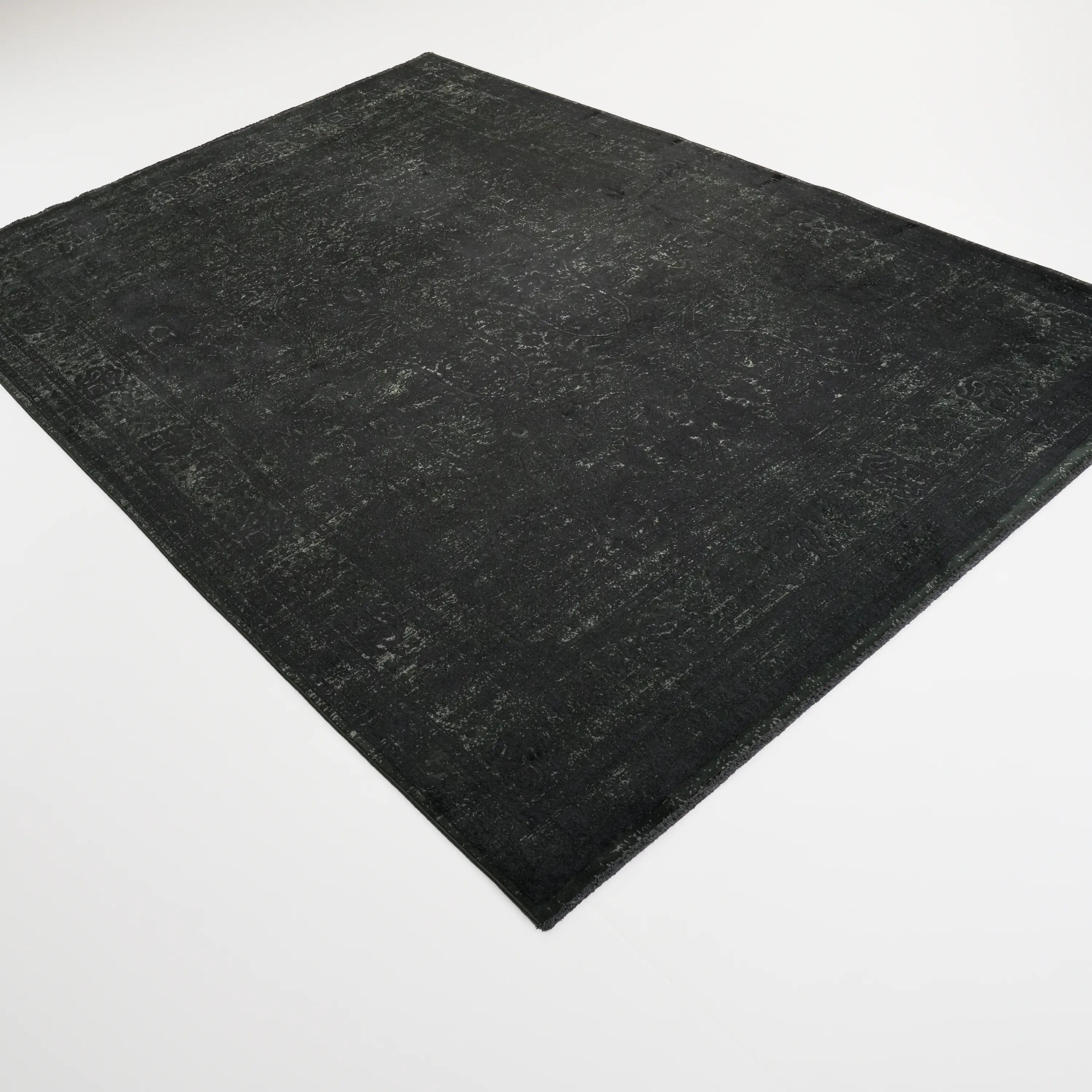 Vintage Desenli Siyah Viskon Halı