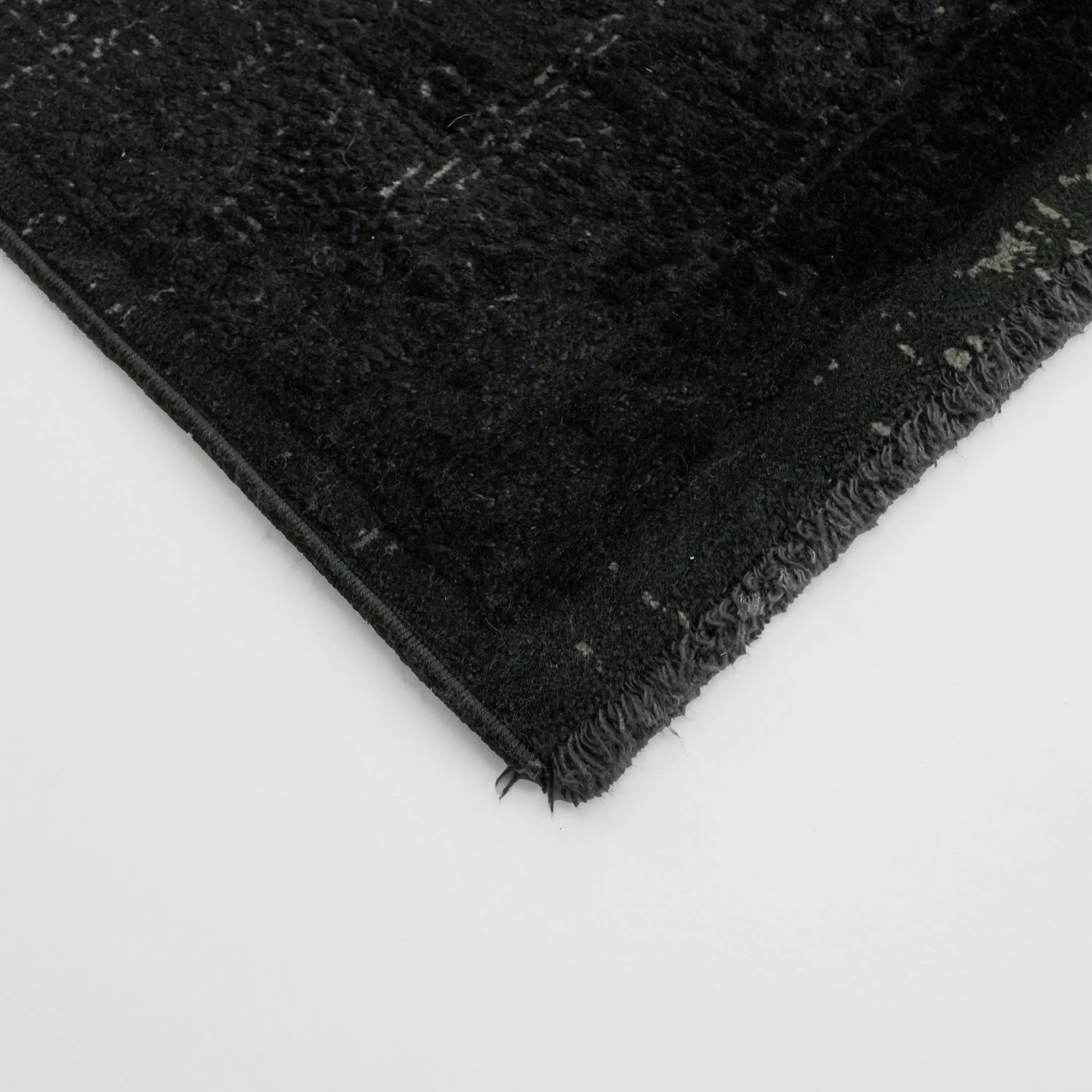 Vintage Desenli Siyah Viskon Halı