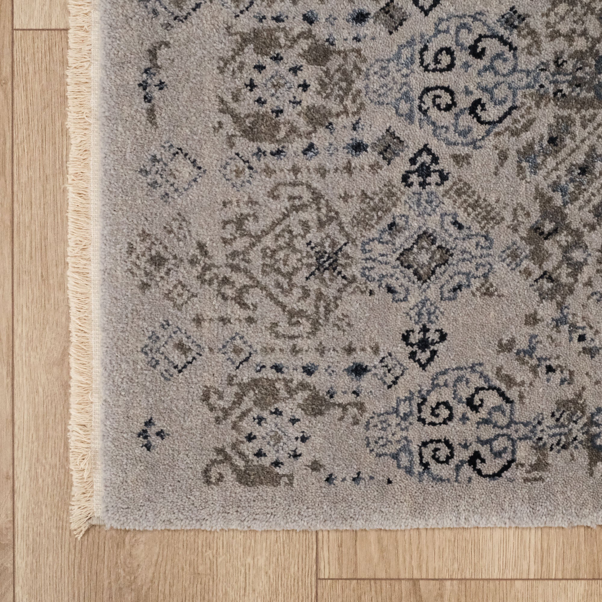 Vintage Design Machine Woven Carpet