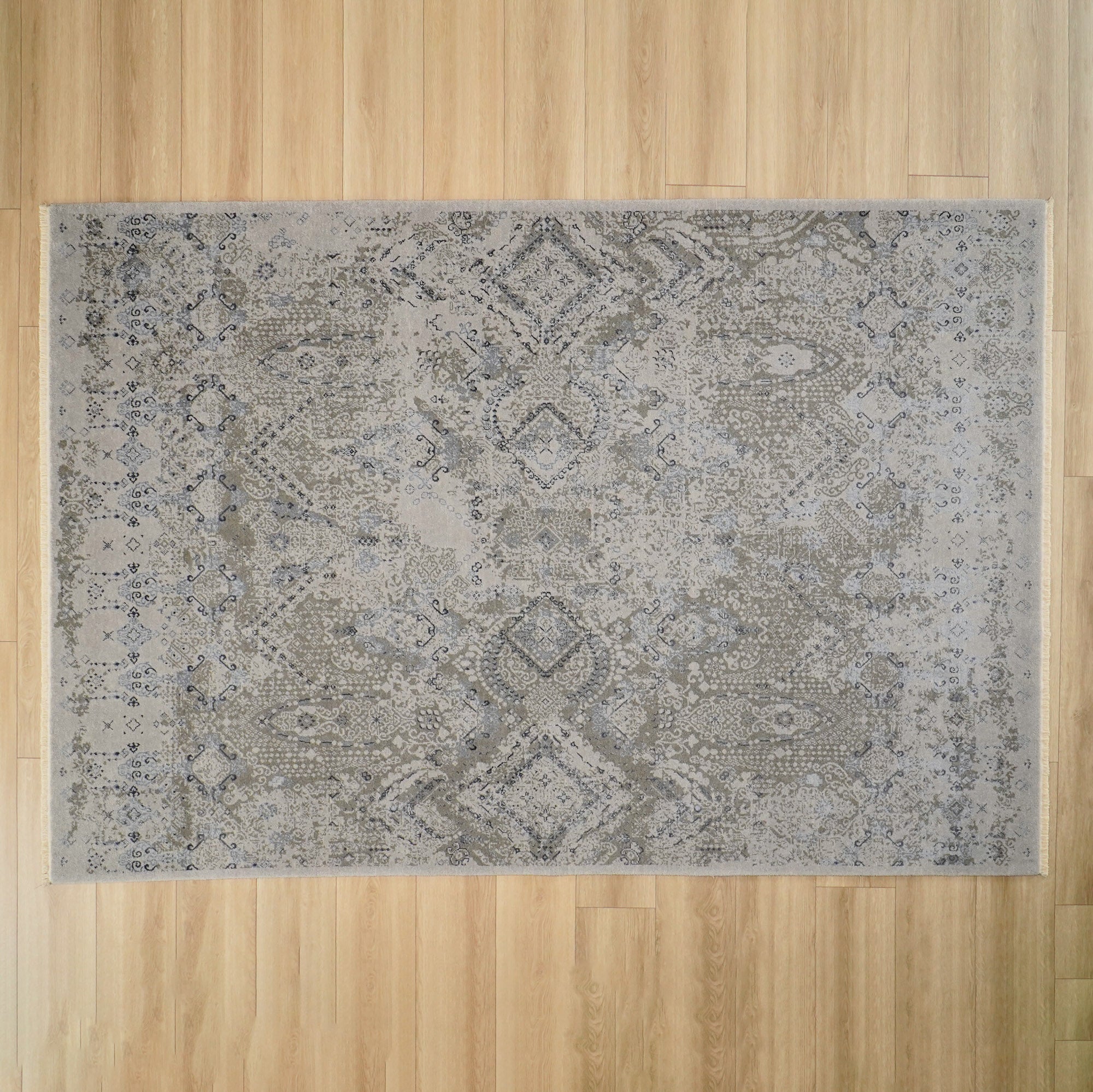 Vintage Design Machine Woven Carpet