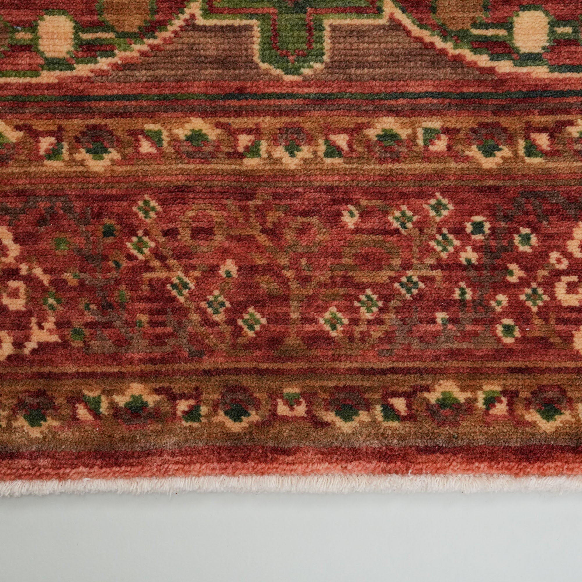 Zade Serisi Çiçek Desenli Rengarenk Yün Tezgah Dokuma Halı