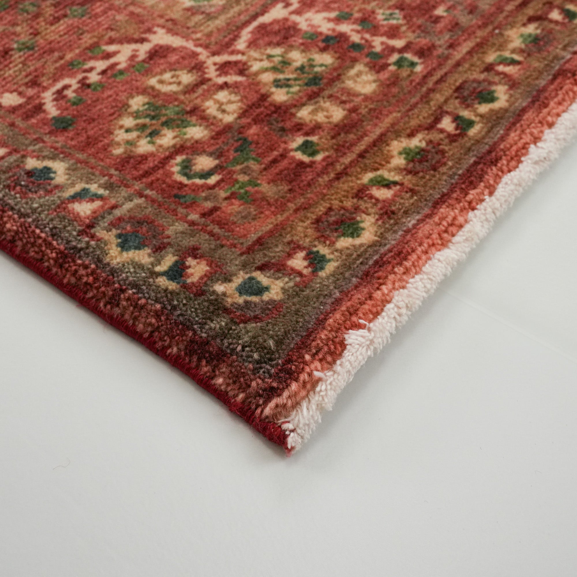 Zade Serisi Çiçek Desenli Rengarenk Yün Tezgah Dokuma Halı