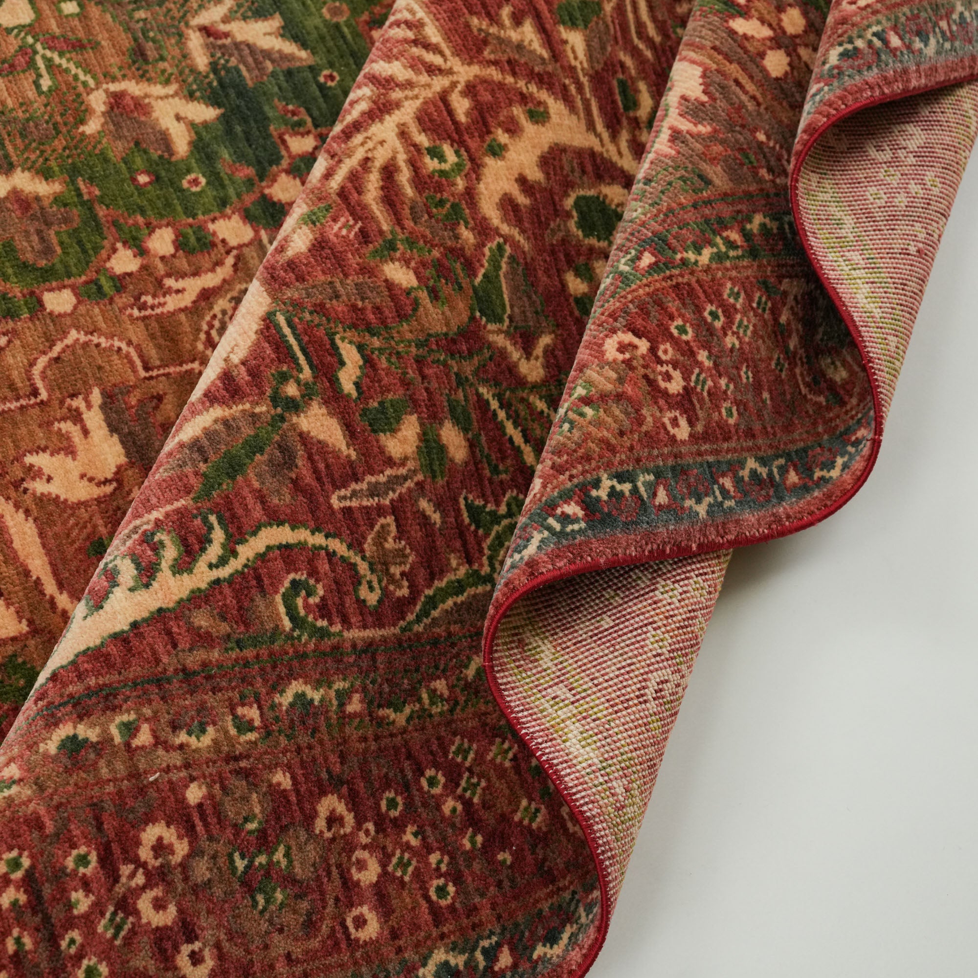 Zade Serisi Çiçek Desenli Rengarenk Yün Tezgah Dokuma Halı