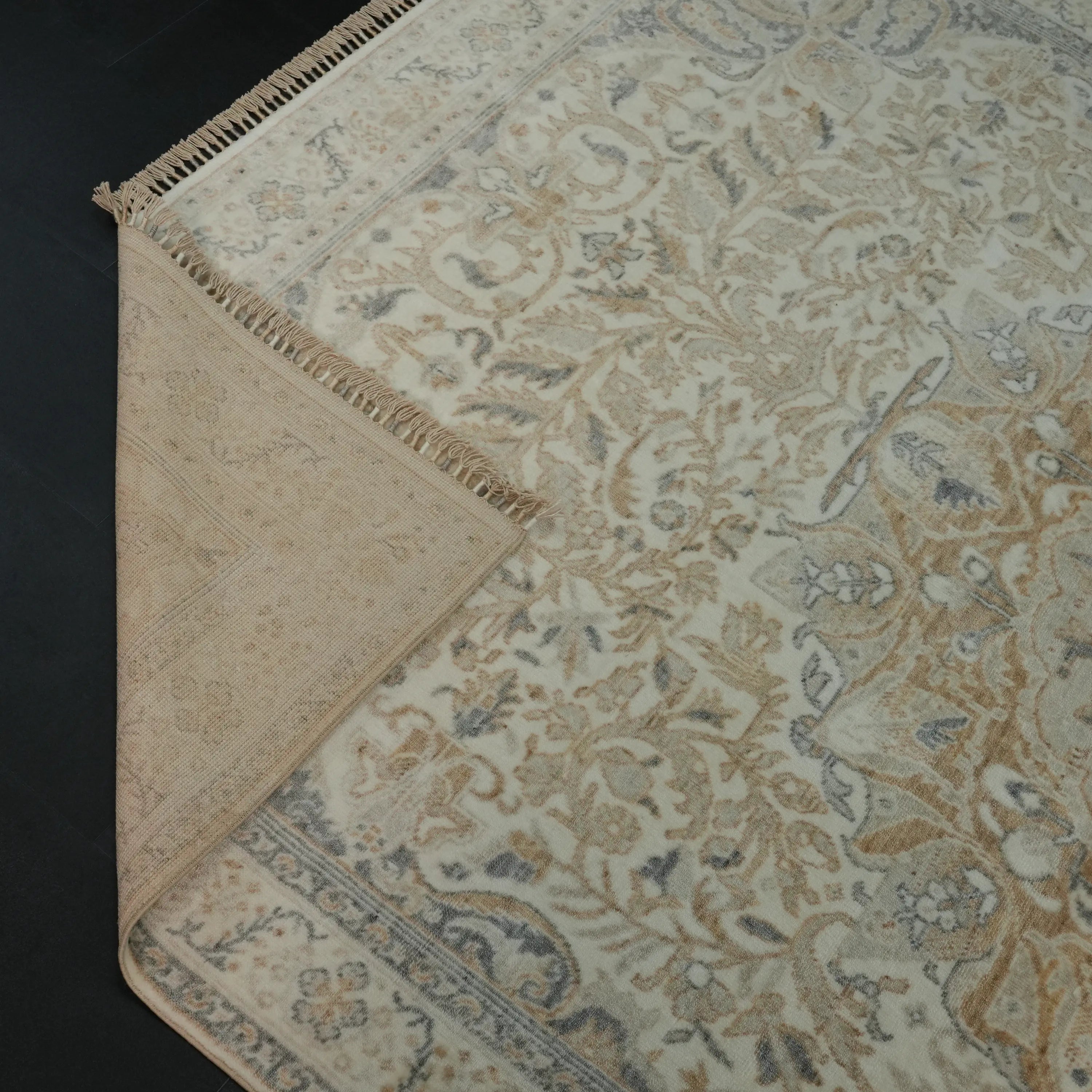 Zade Serisi Madalyon Desenli Krem Tencel Tezgah Dokuma Halı