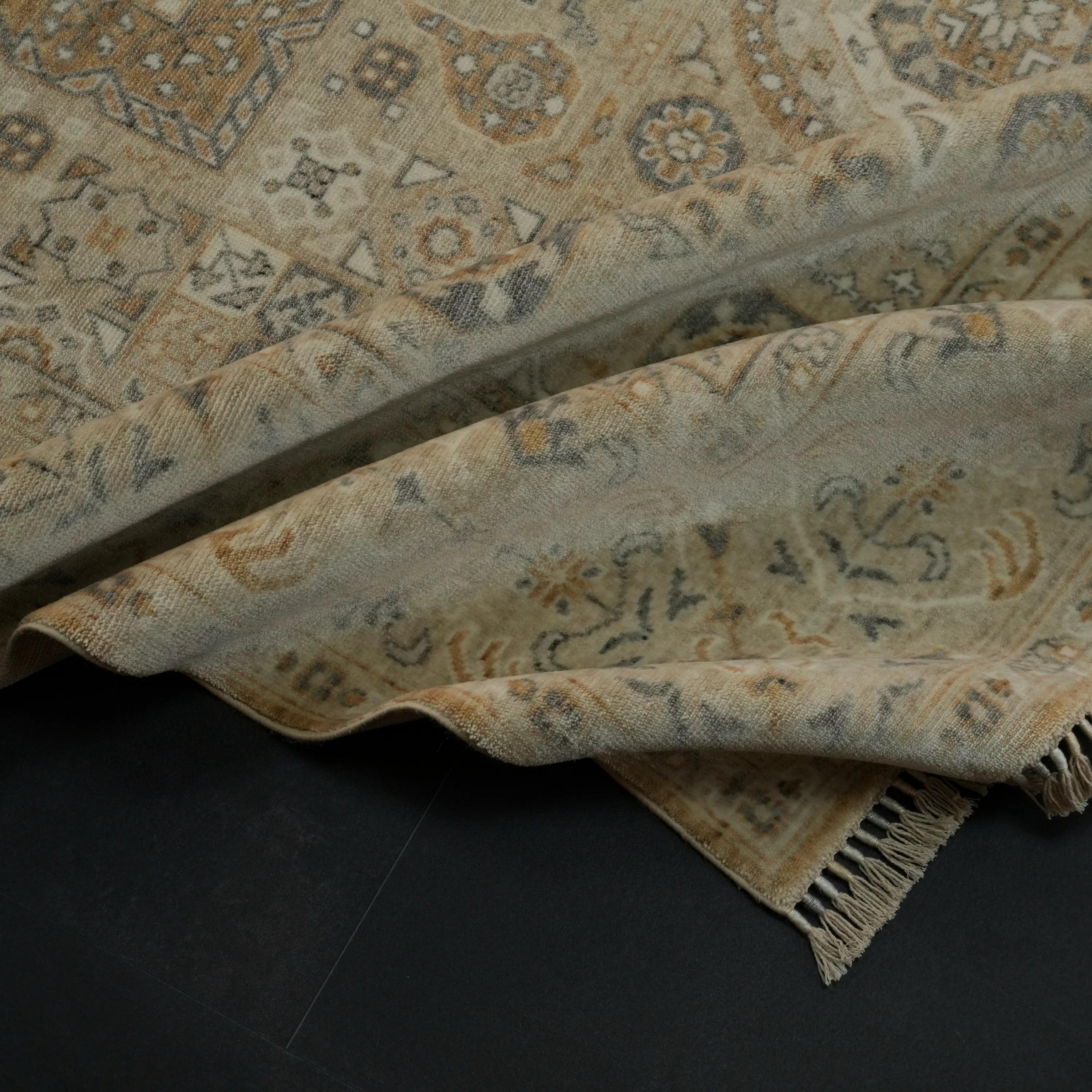 Zade Serisi Memlük Desenli Krem Tencel Tezgah Dokuma Halı