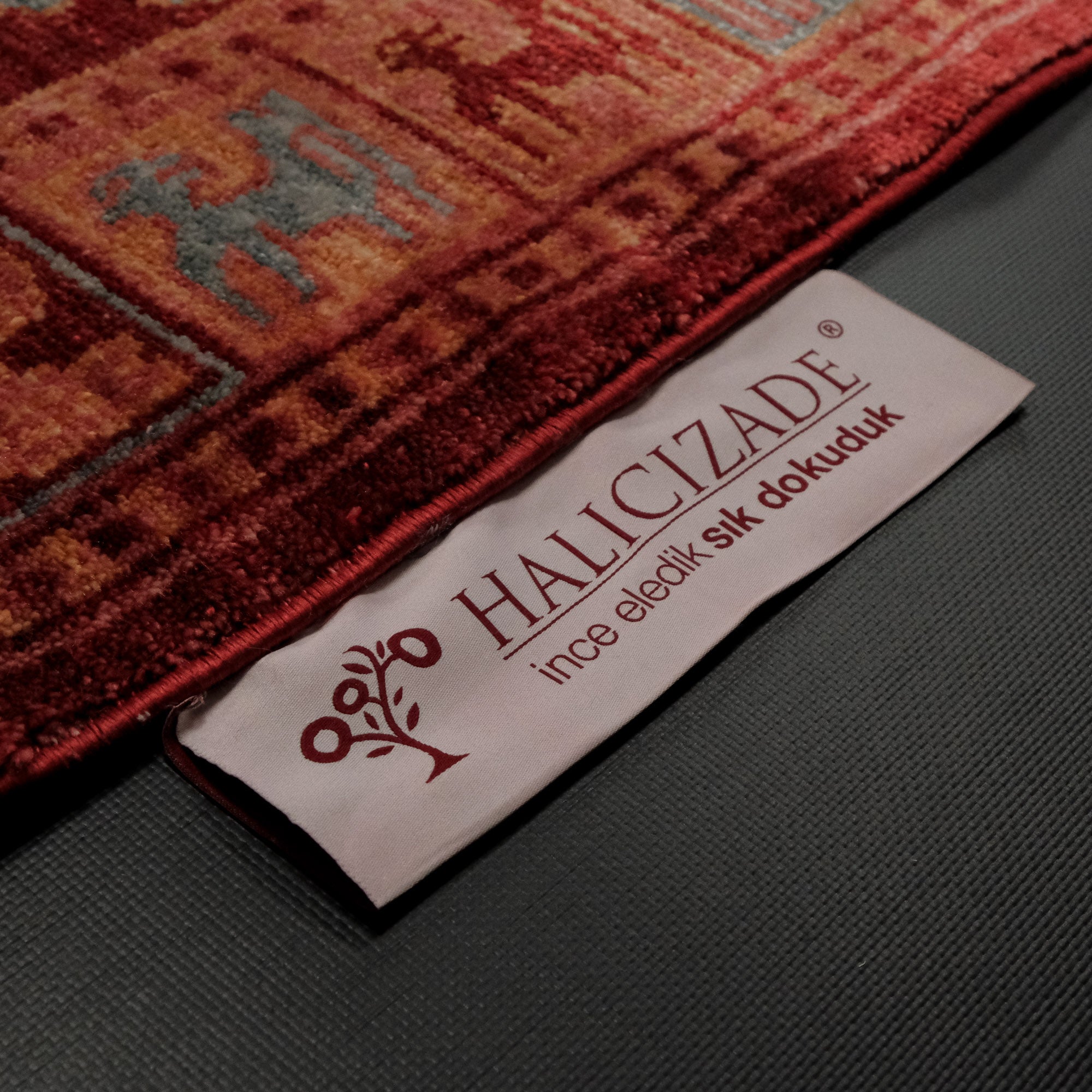 Zade Serisi Pazırık Desenli Kırmızı Tezgah Dokuma Doğal Halı