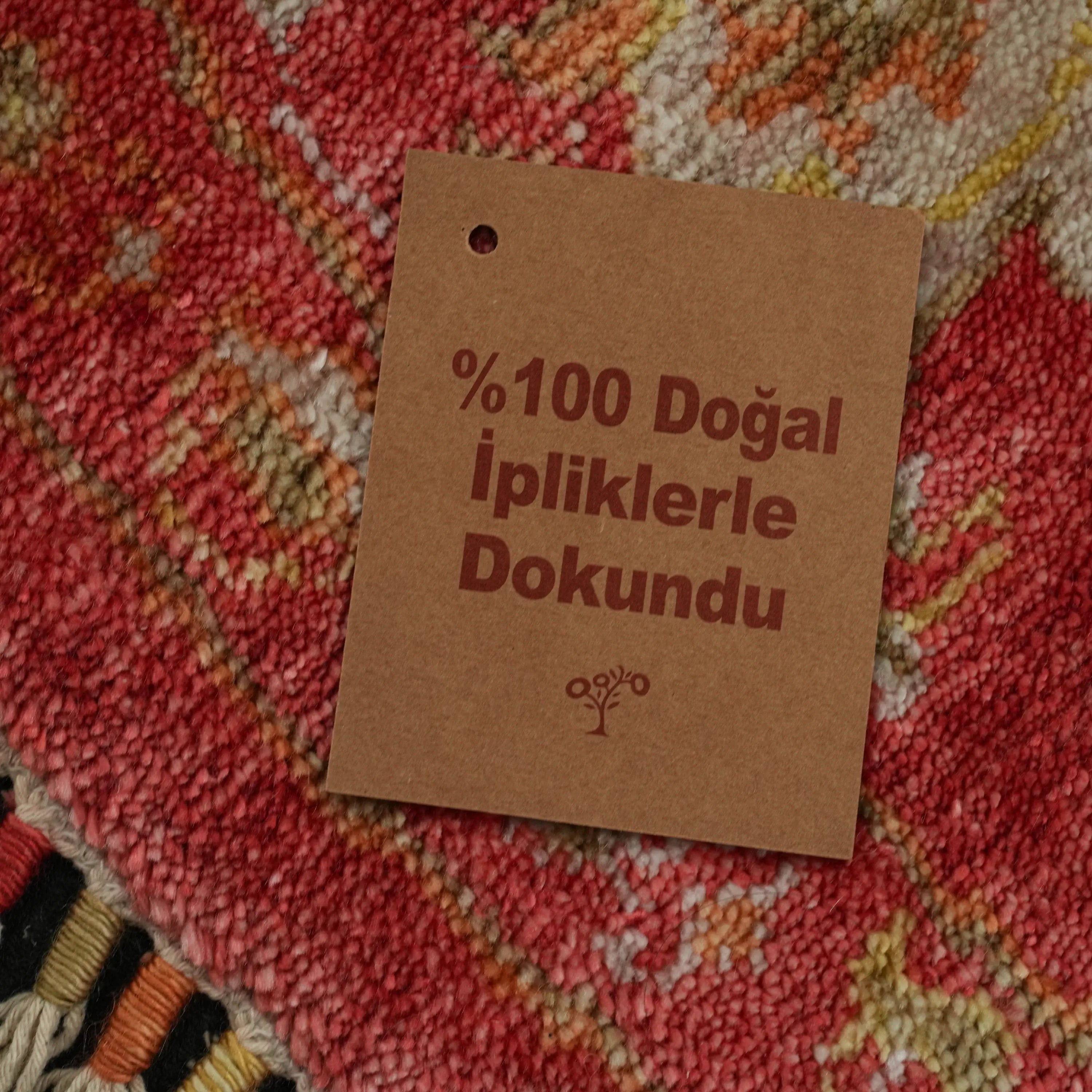 Zade Serisi Uşak Desenli Kırmızı Tencel Tezgah Dokuma Doğal Halı