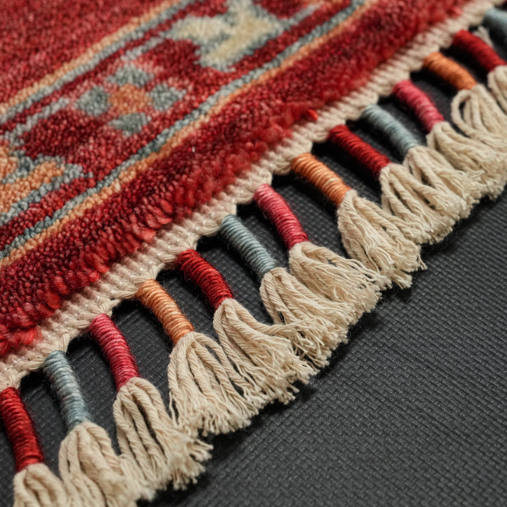 Zade Series Uşak Patterned Red Loom Woven Natural Carpet
