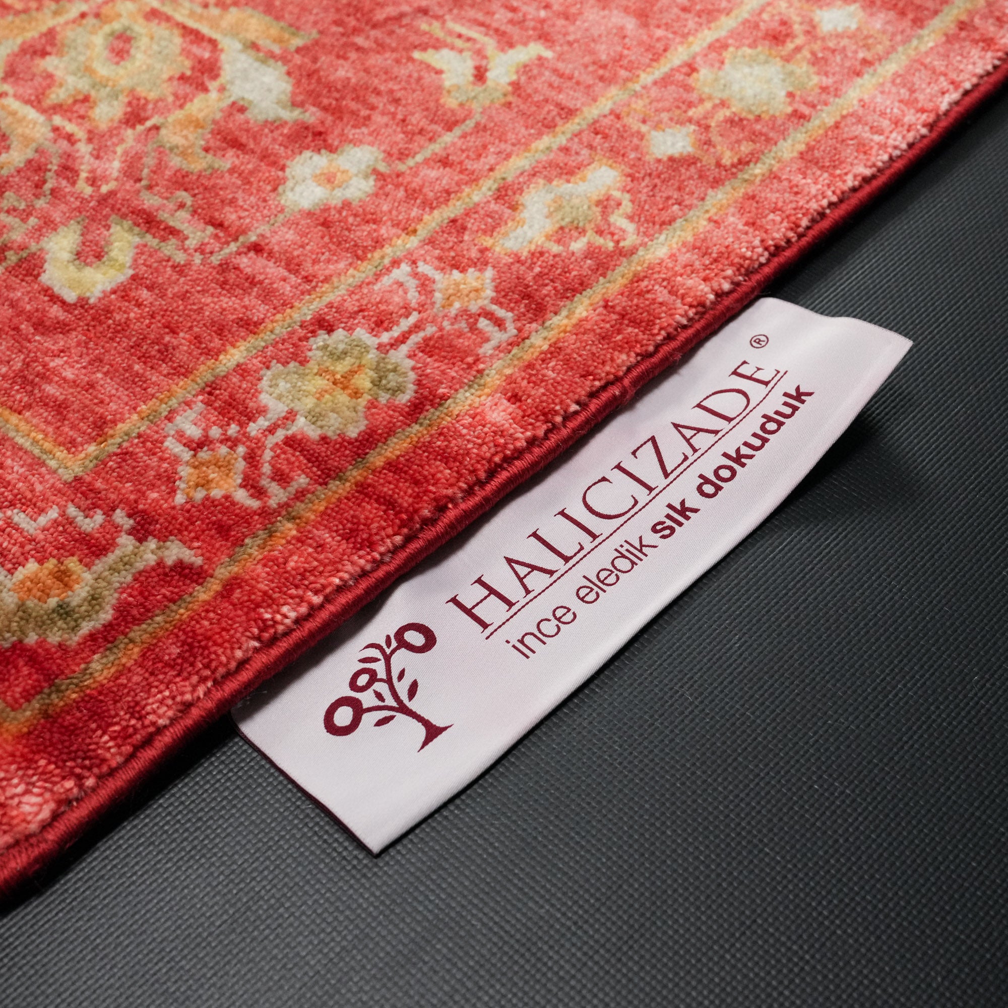 Zade Series Uşak Patterned Red Loom Woven Natural Carpet