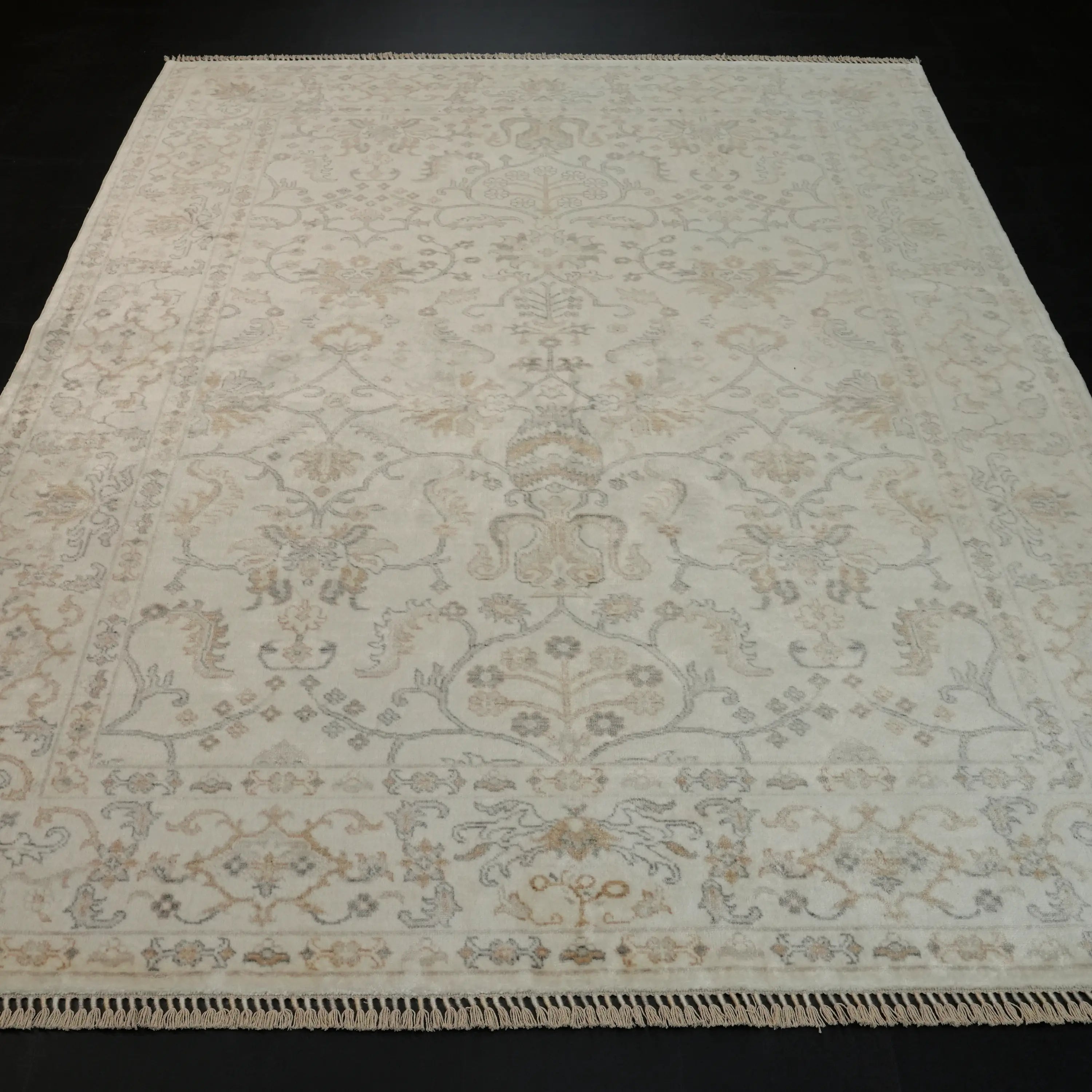 Zade Serisi Uşak Desenli Krem Tencel Tezgah Dokuma Halı