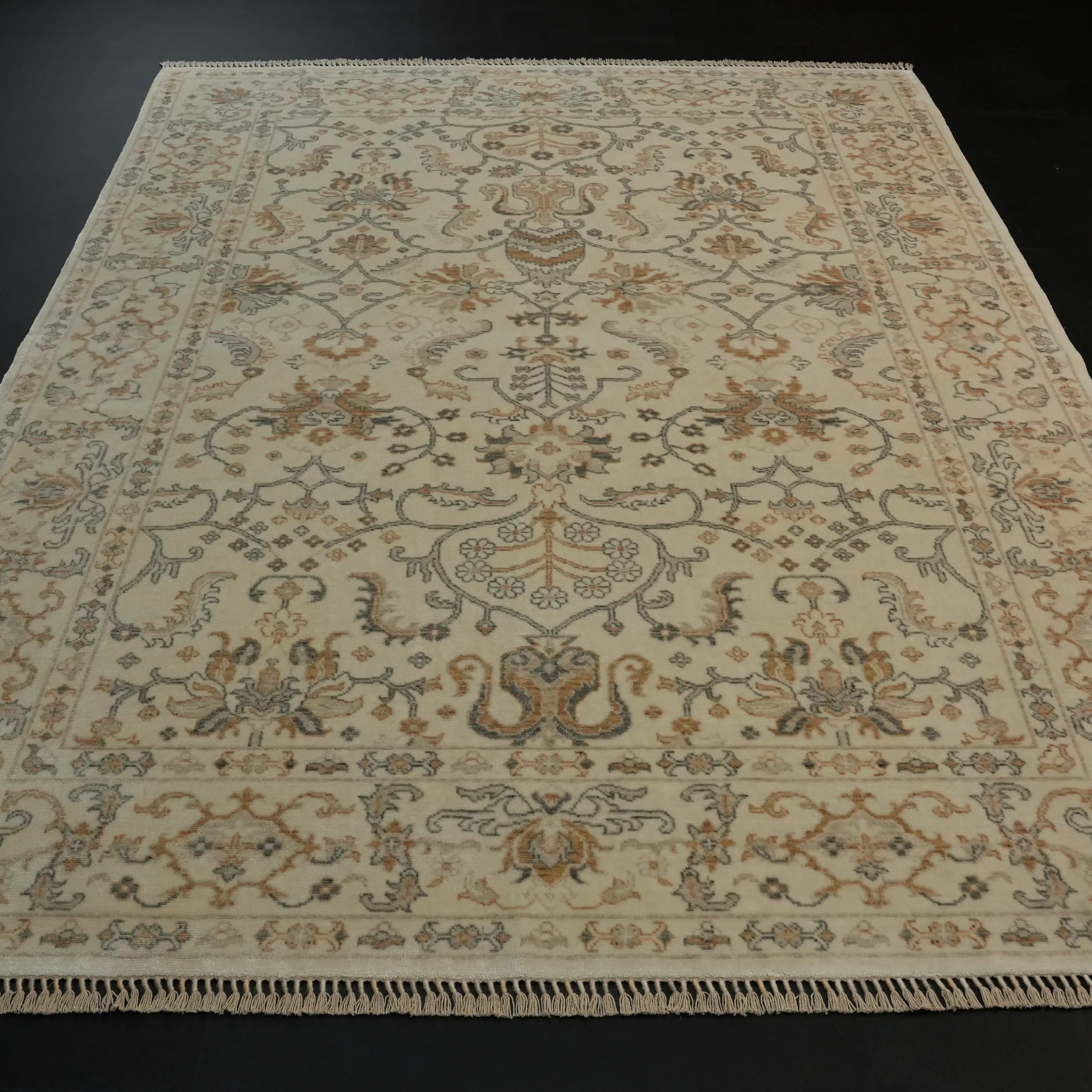 Zade Serisi Uşak Desenli Krem Tencel Tezgah Dokuma Halı