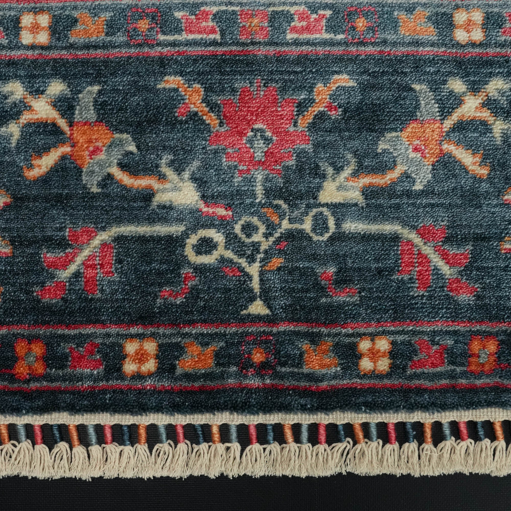 Zade Series Uşak Patterned Navy Blue Loom Woven Natural Rug
