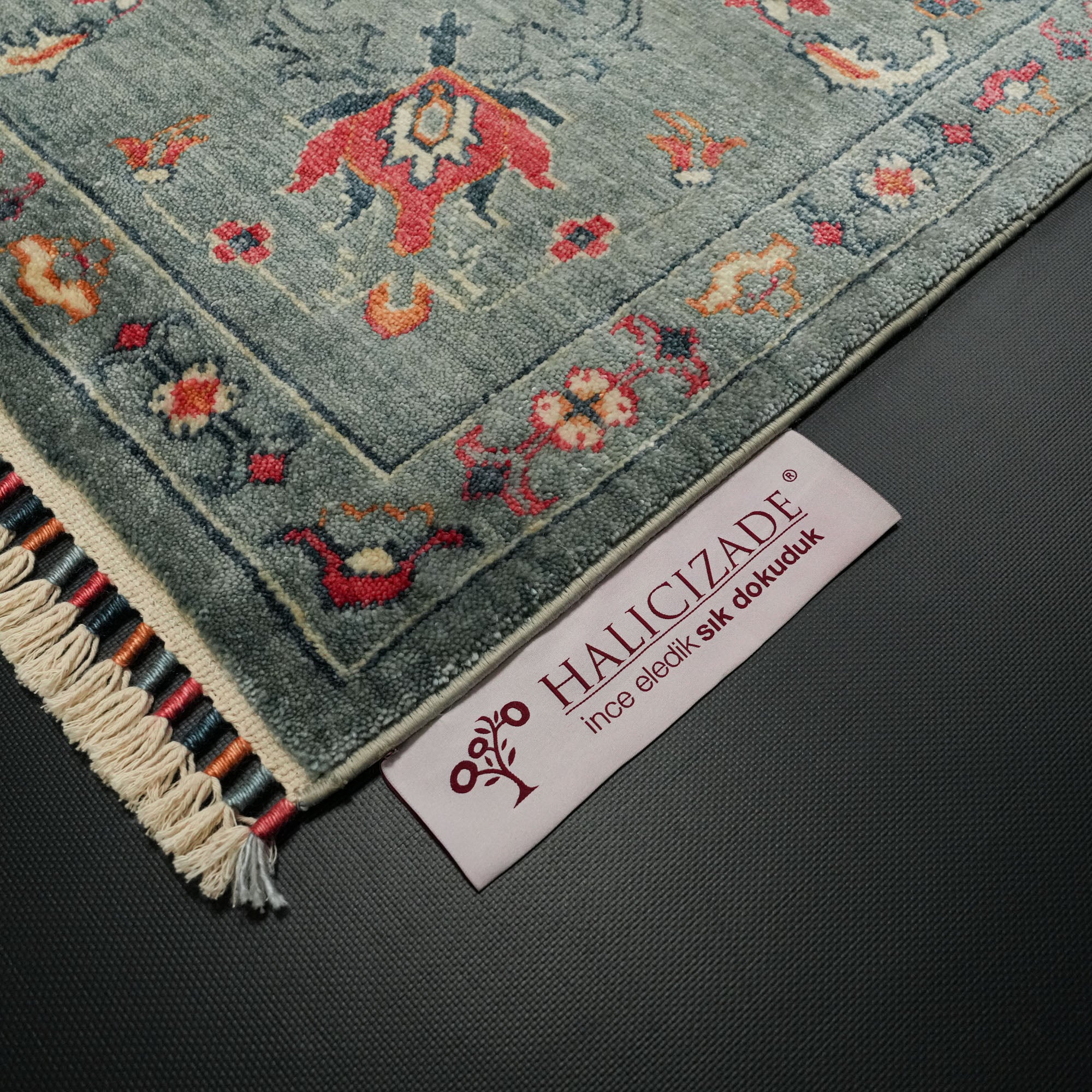 Zade Series Uşak Patterned Turquoise Loom-Woven Natural Rug