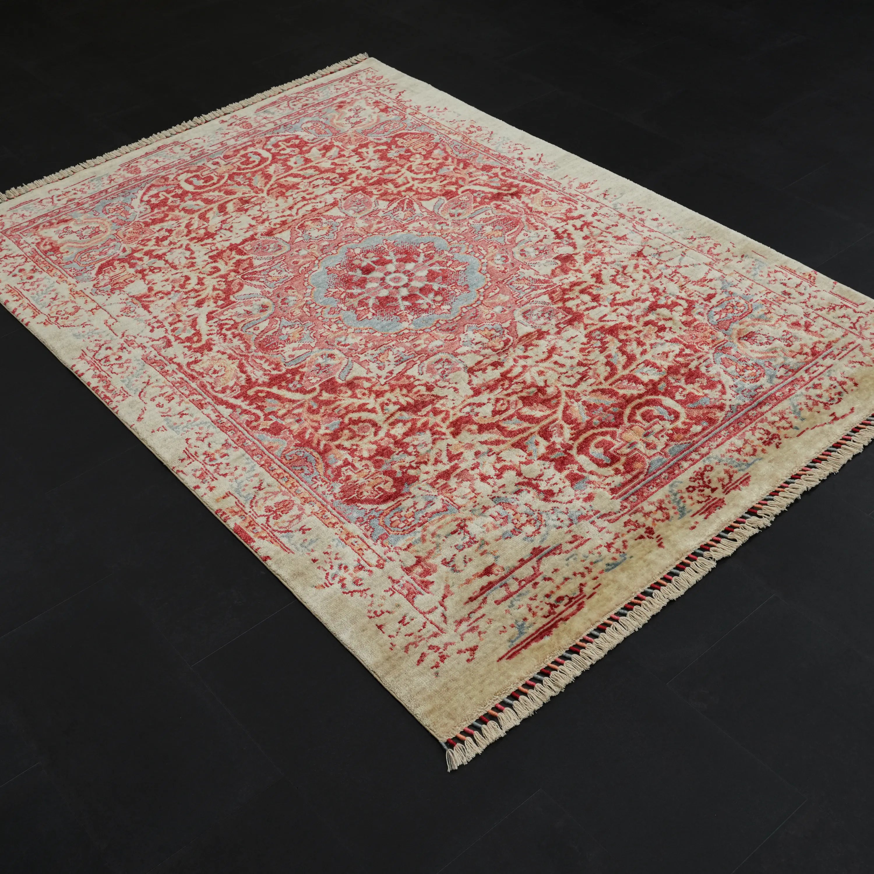 Zade Serisi Vintage Desenli Kırmızı Tencel Tezgah Dokuma Halı