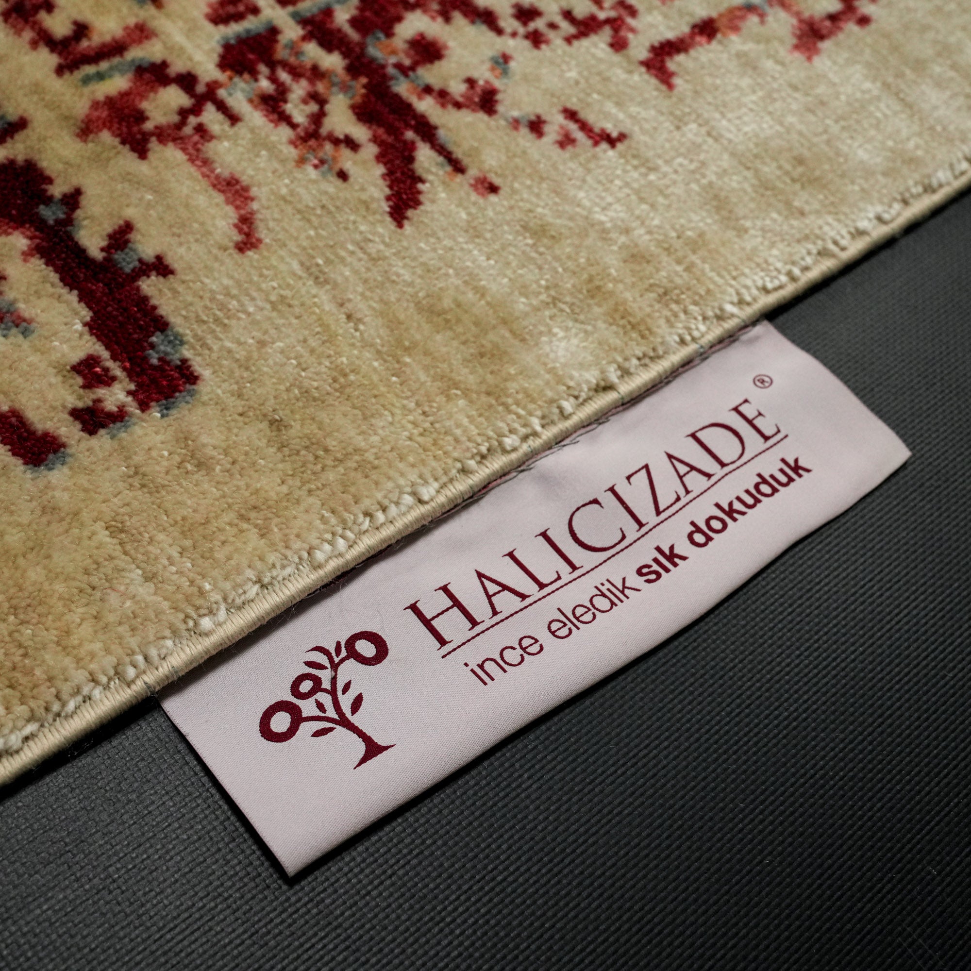 Zade Serisi Vintage Desenli Krem Tezgah Dokuma Doğal Halı