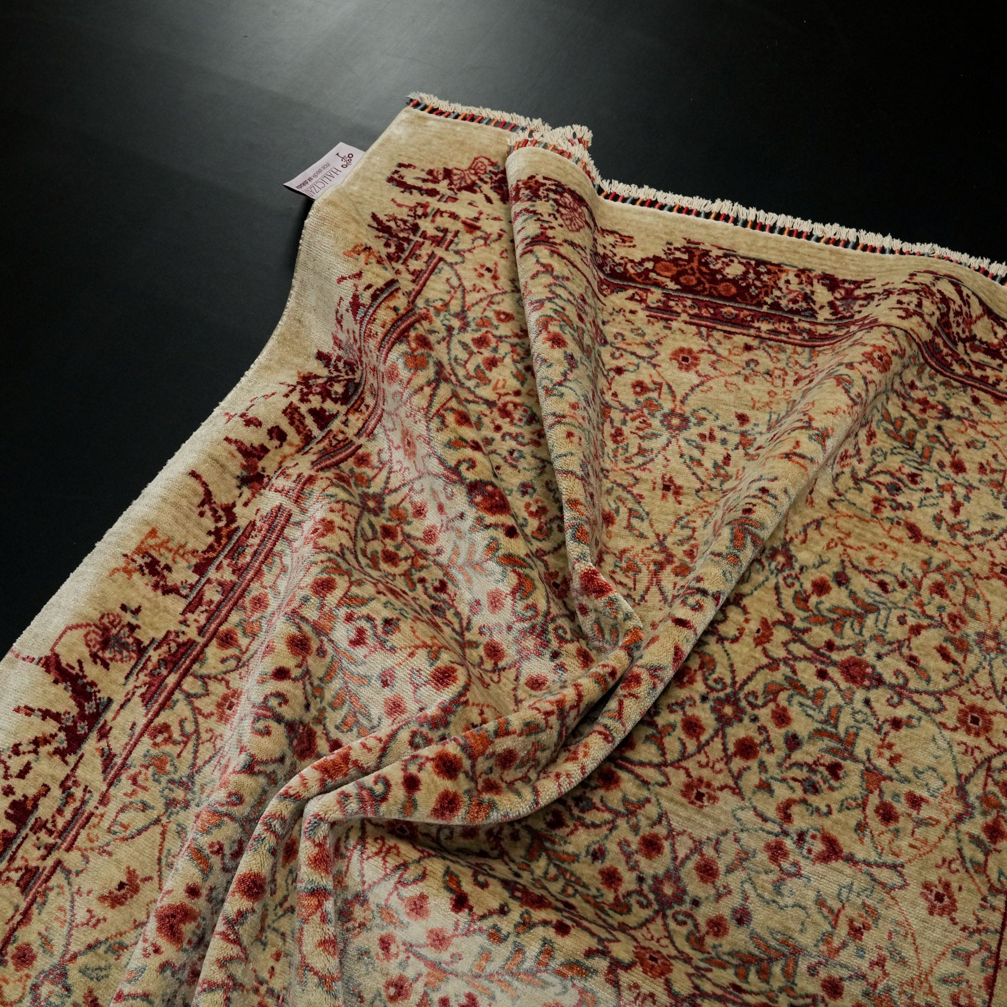 Zade Serisi Vintage Desenli Krem Tezgah Dokuma Doğal Halı