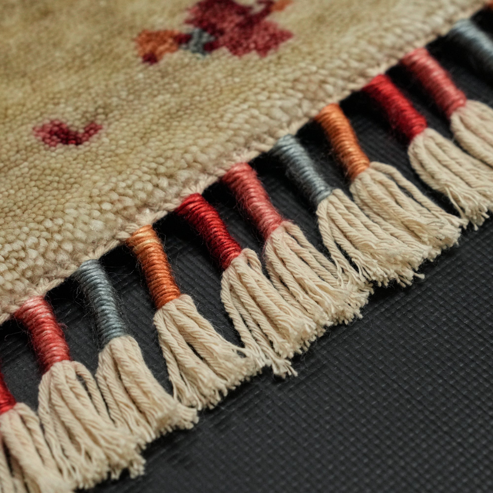 Zade Serisi Vintage Desenli Krem Tezgah Dokuma Doğal Halı