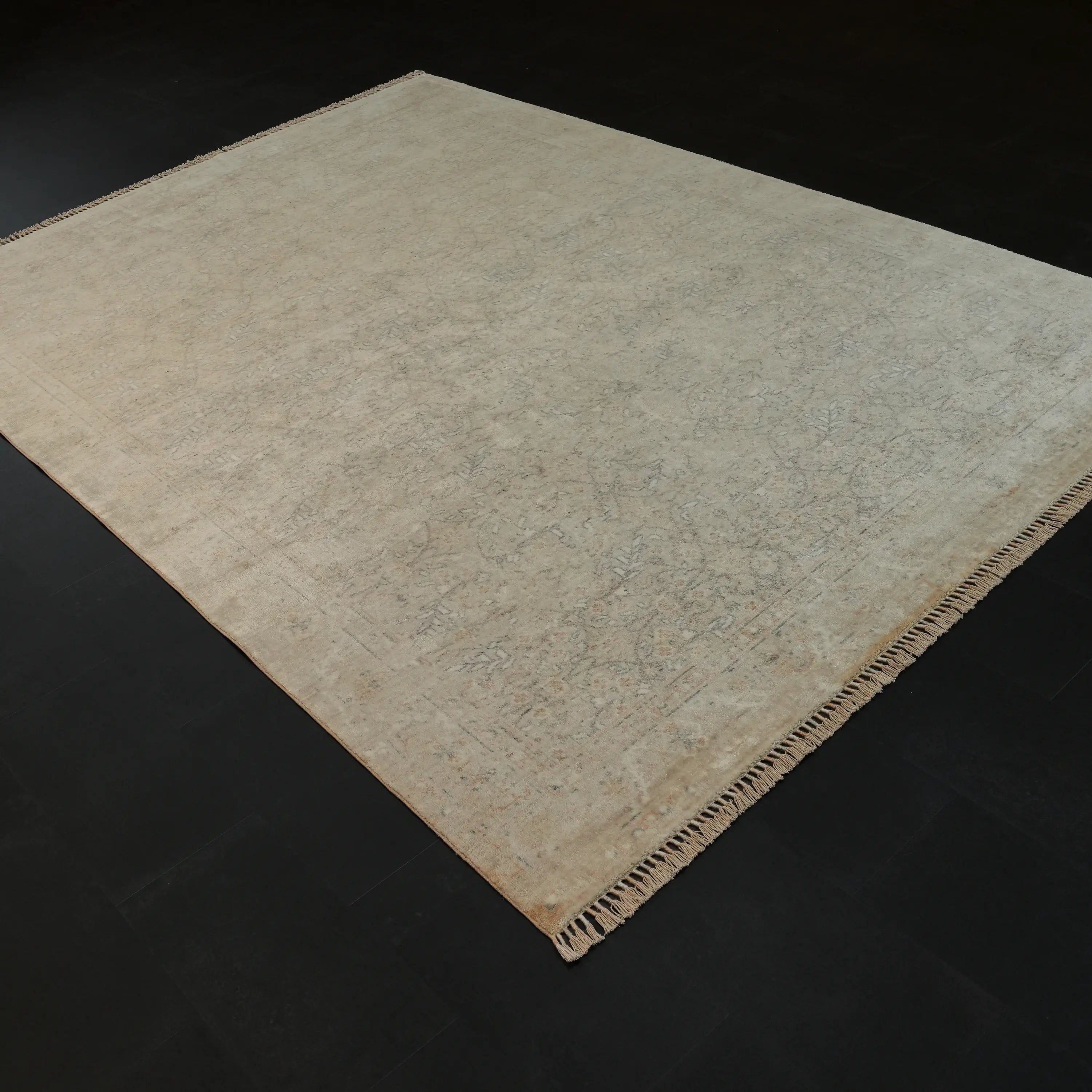 Zade Serisi Vintage Desenli Krem Tencel Tezgah Dokuma Halı