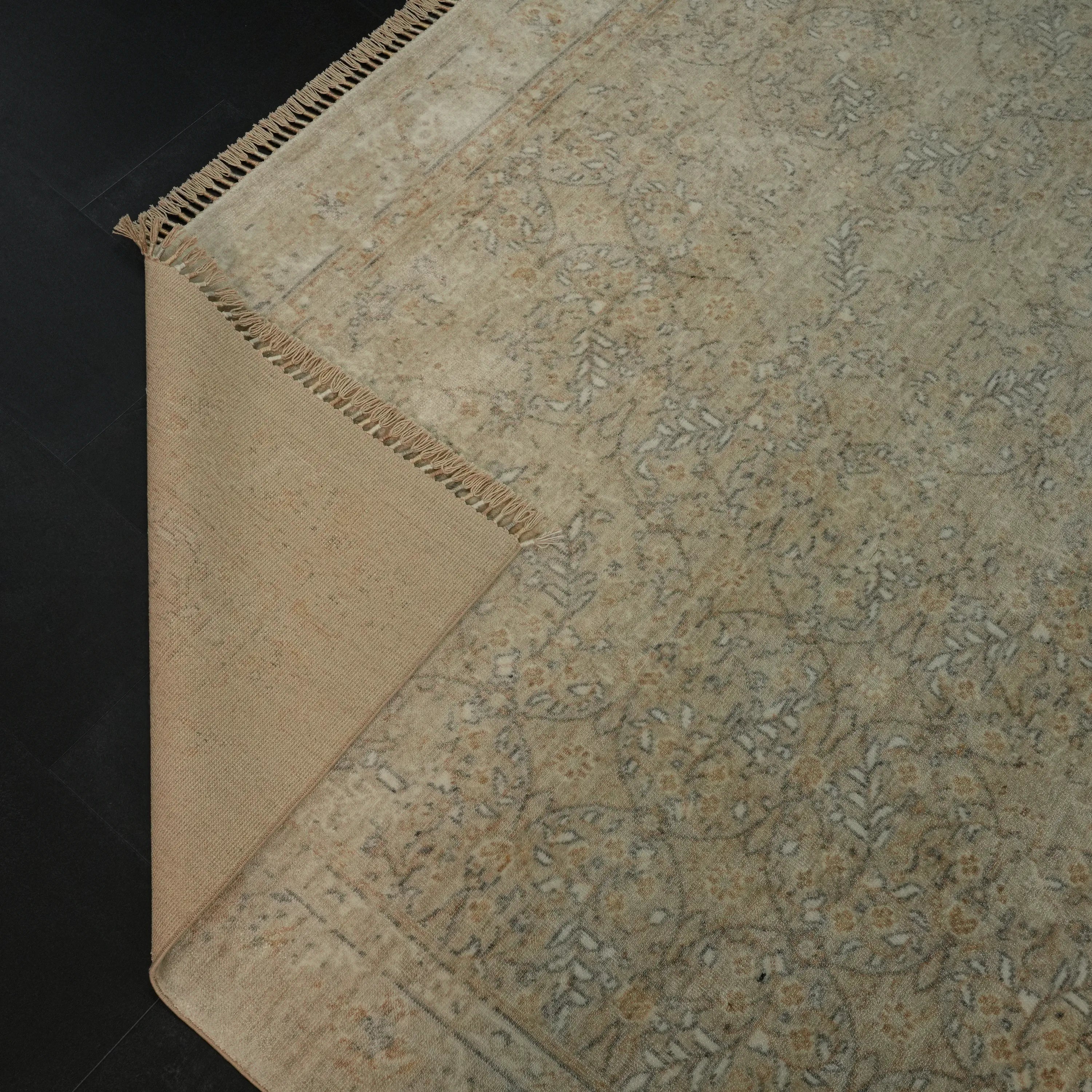 Zade Serisi Vintage Desenli Krem Tencel Tezgah Dokuma Halı