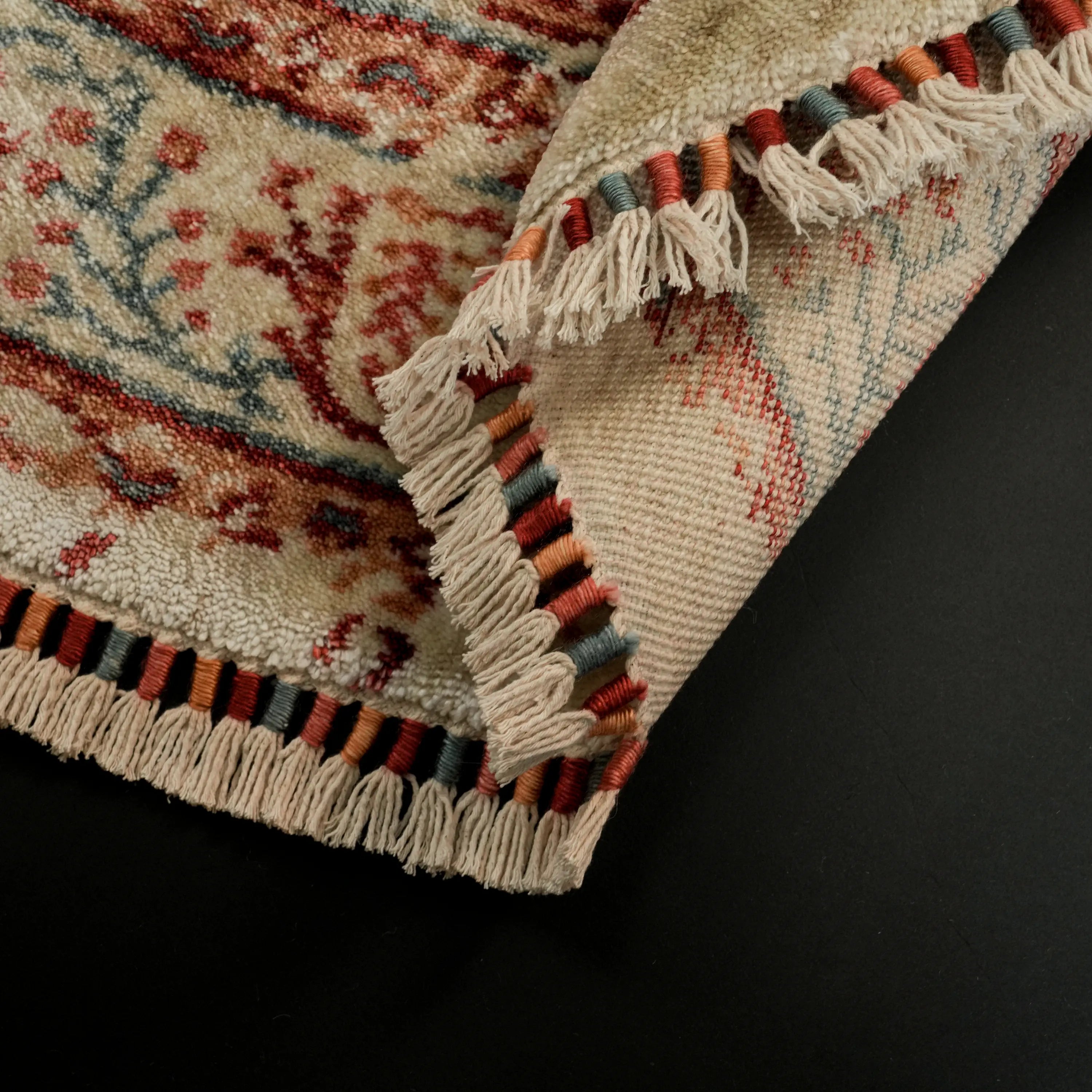 Zade Series Vintage Patterned Round Red Loom Woven Rug