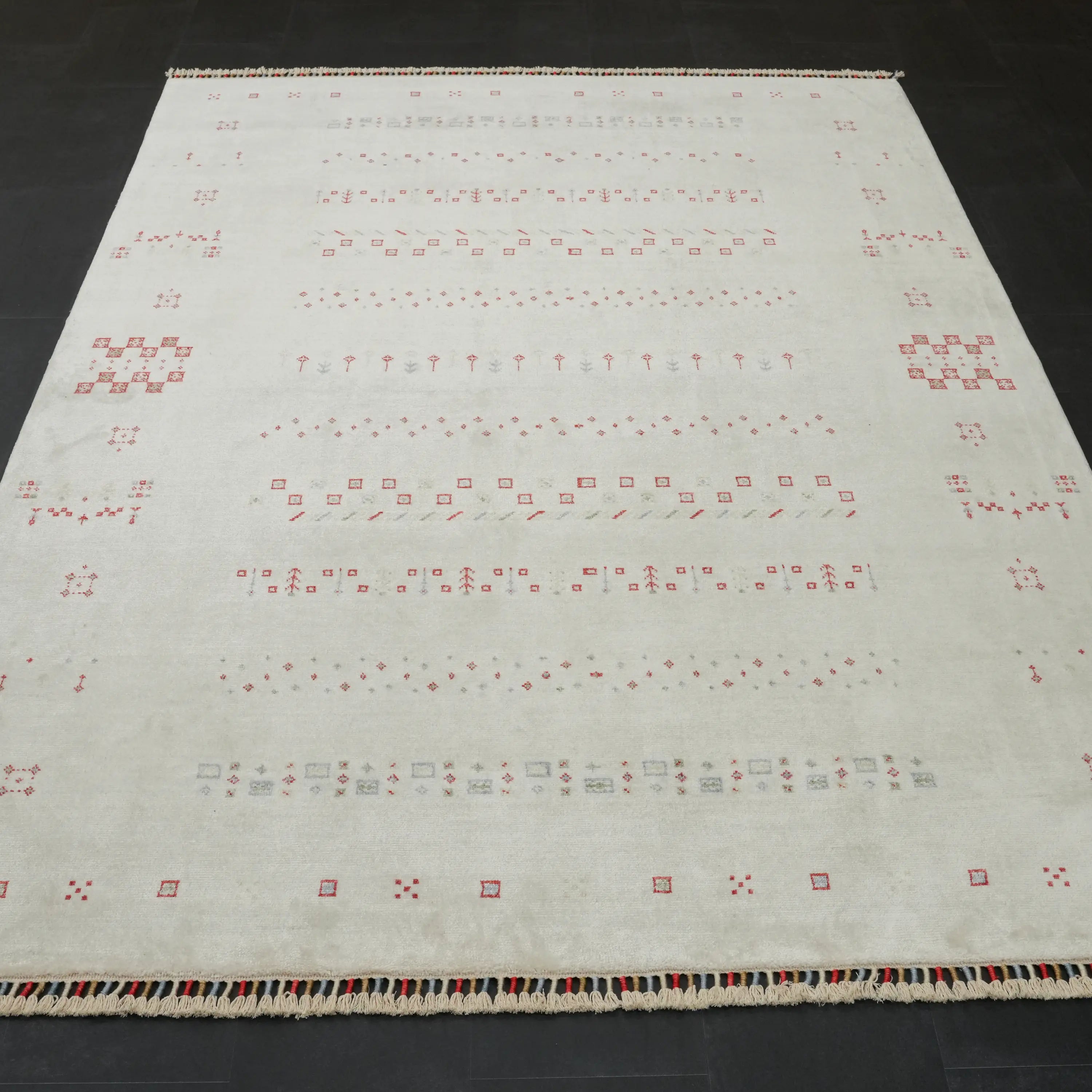 Zara Serisi Etnik Desenli Tezgah Dokuma Halı