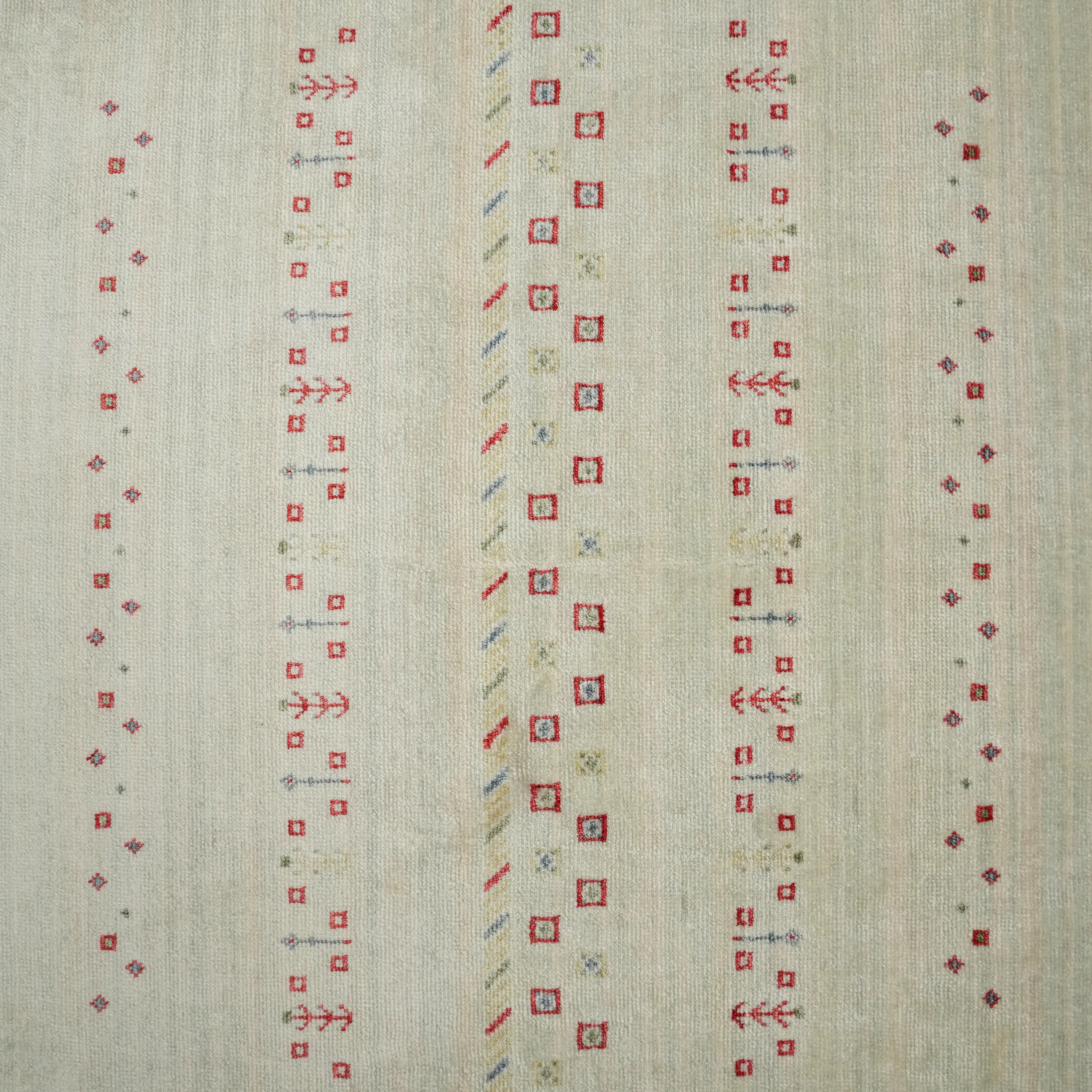 Zara Series Authentic Patterned Round Loom-Woven Rug