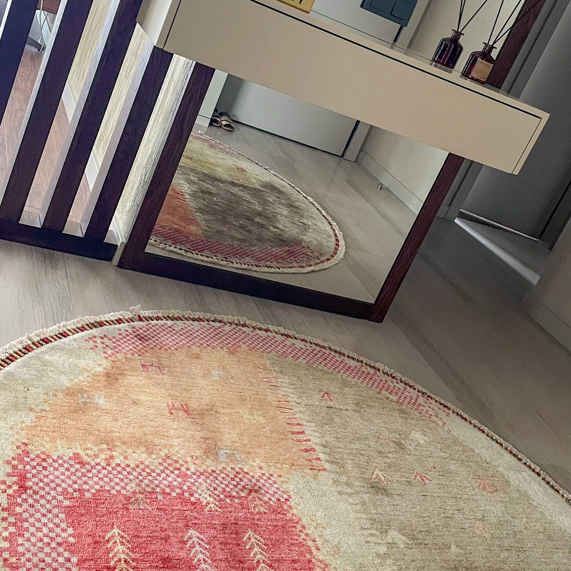 Eco Carpet Zara Abstract Patterned Multicolored Round Carpet