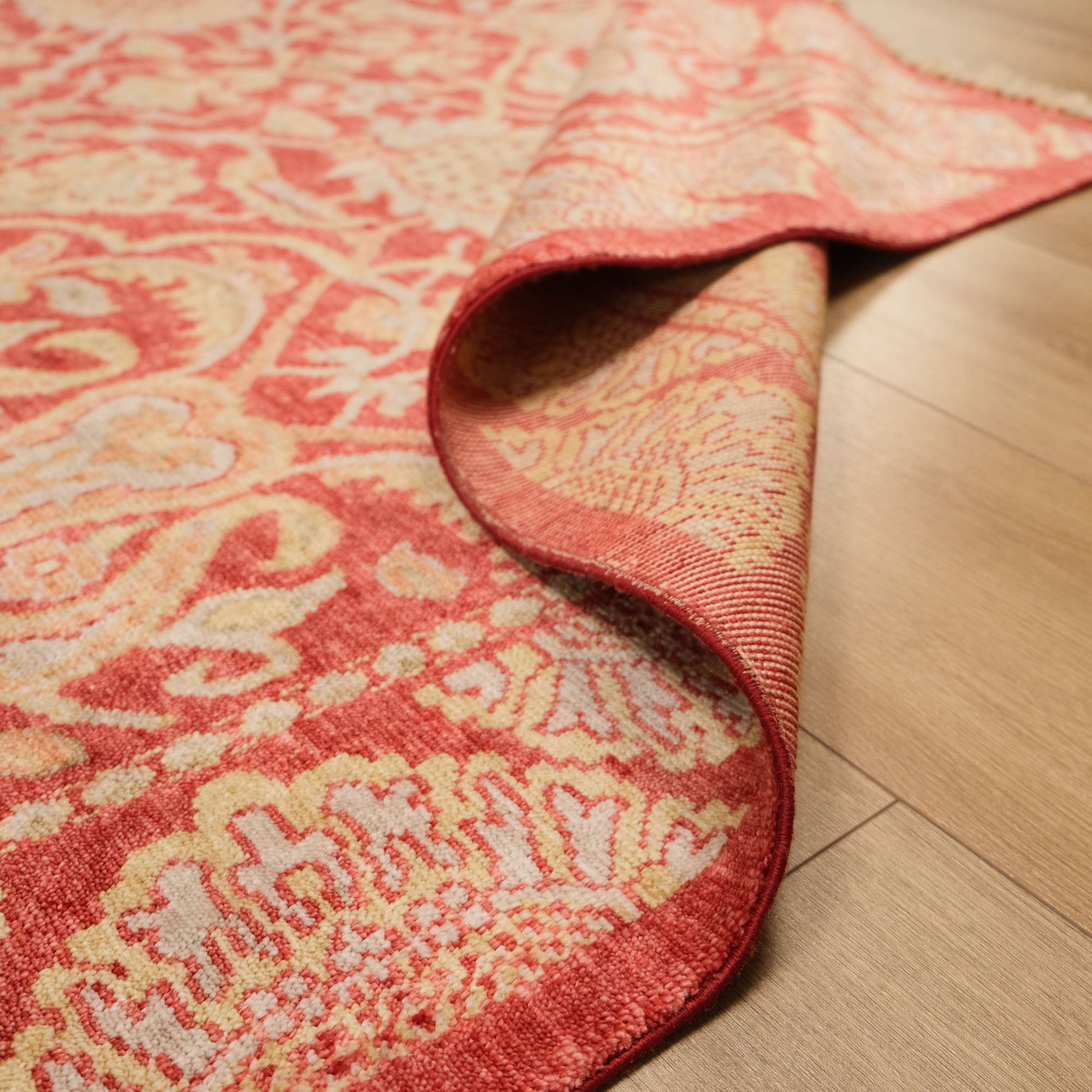 Zara Serisi Uşak Desenli Tezgah Dokuma Halı