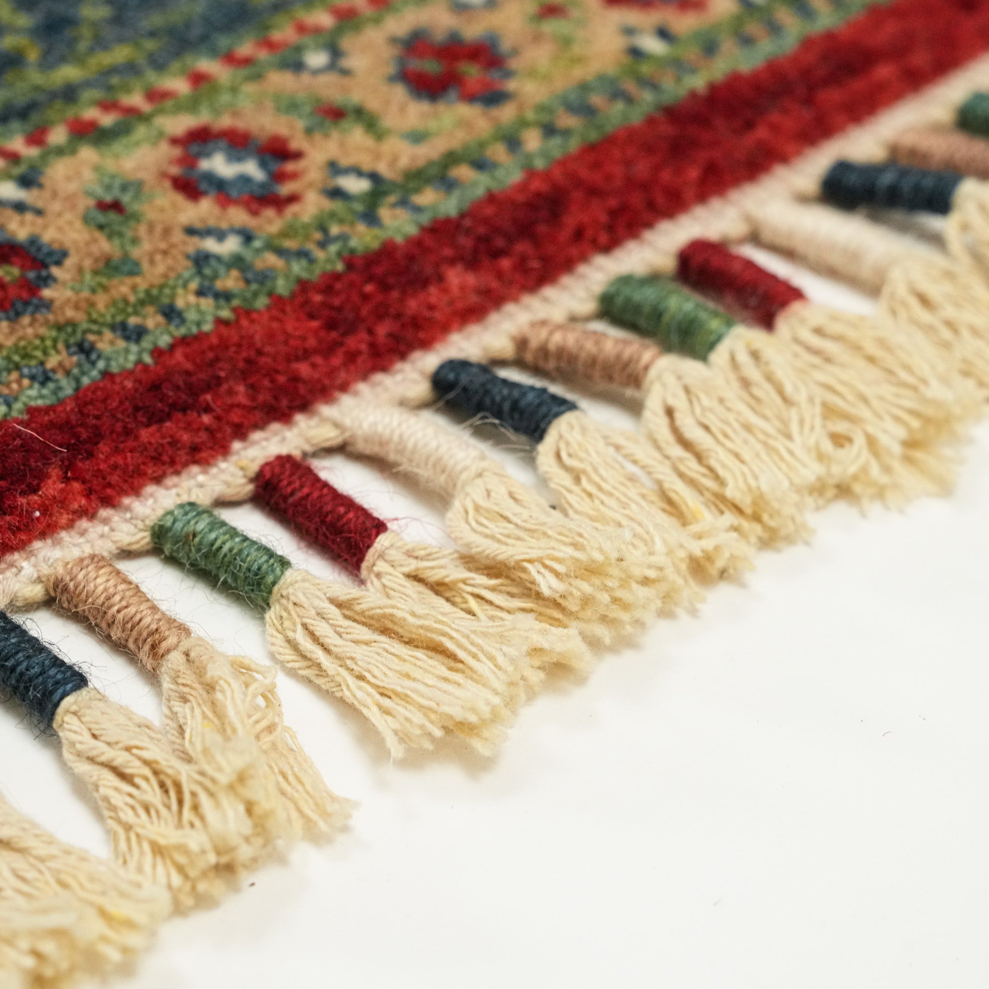 Zara Serisi Uşak Desenli Tezgah Dokuma Halı