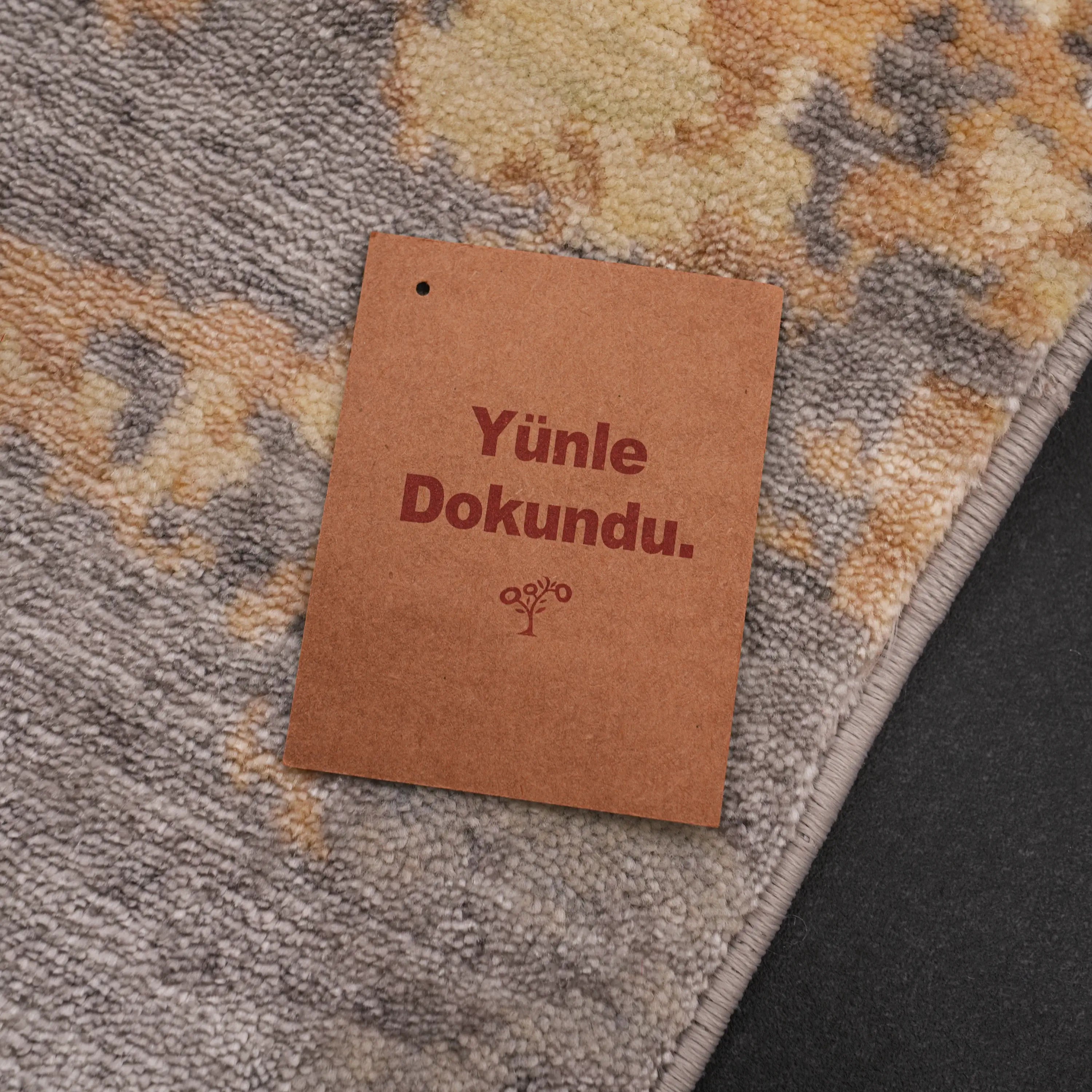 Zima Serisi Soyut Desenli Gri Doğal Tezgah Dokuma Halı