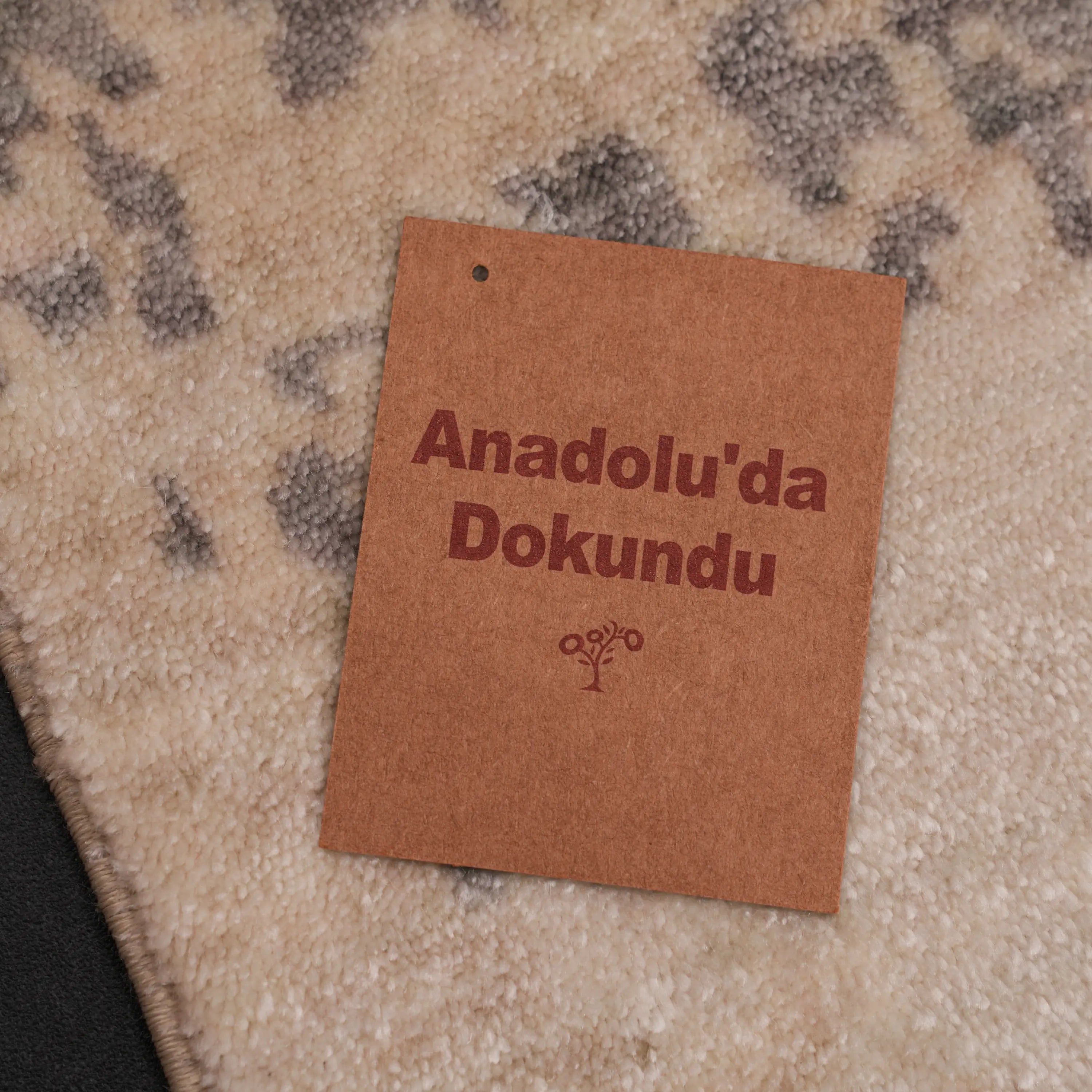 Zima Serisi Soyut Desenli Krem Tezgah Dokuma Doğal Halı