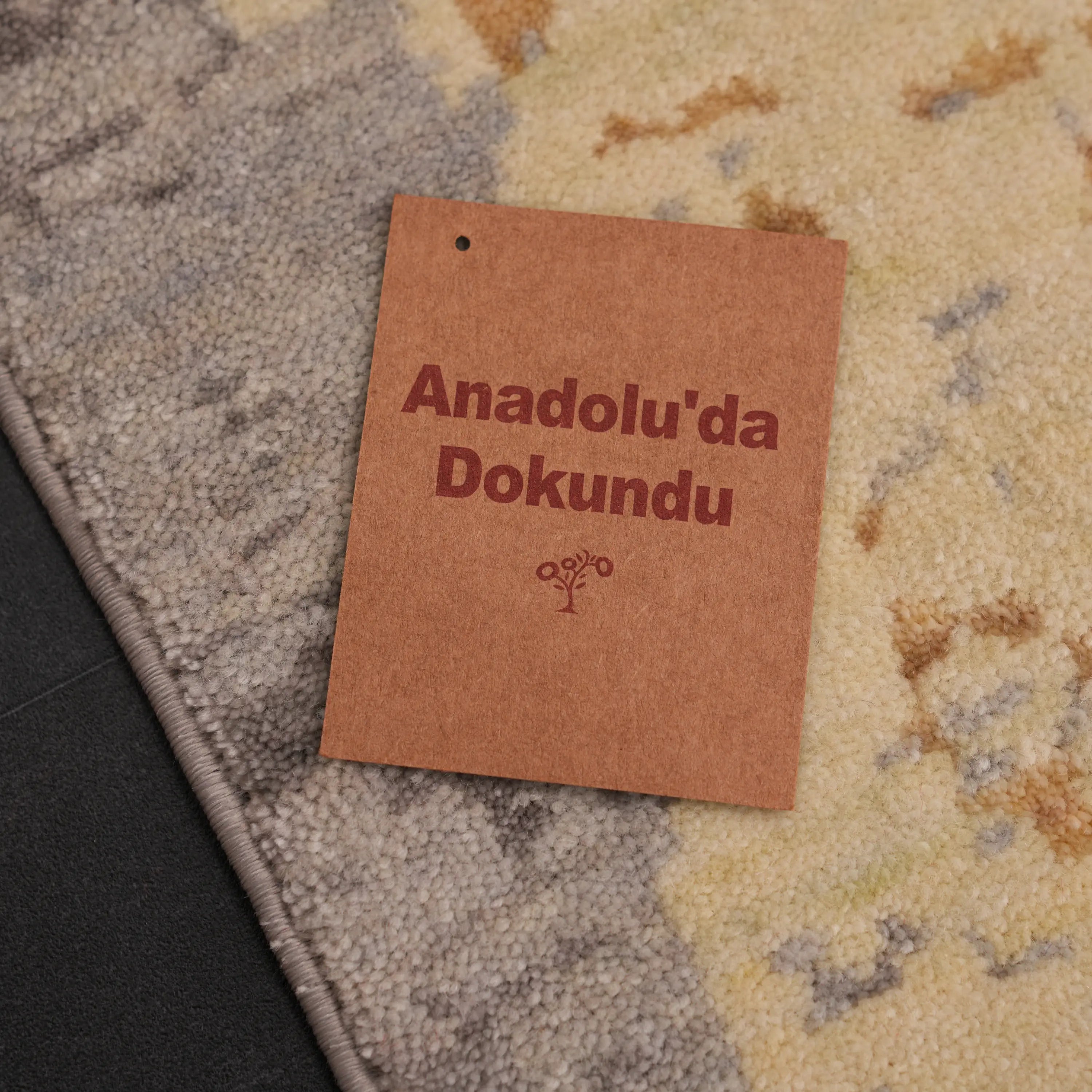 Zima Series Abstract Patterned Cream Loom-Woven Natural Rug