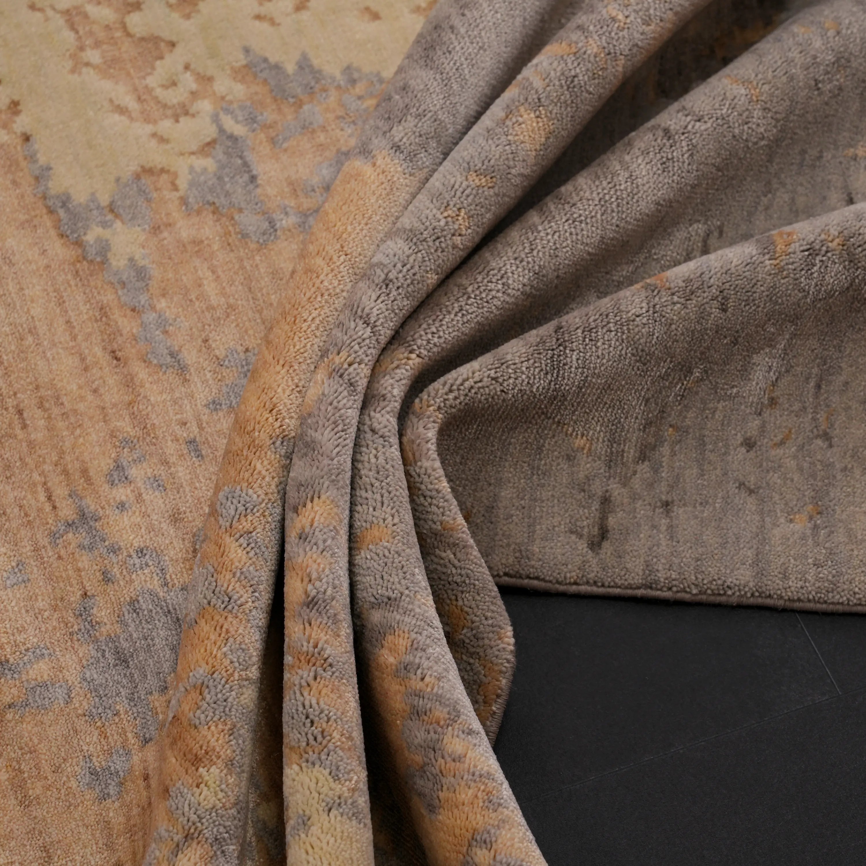 Zima Serisi Soyut Desenli Terra Tezgah Dokuma Doğal Halı