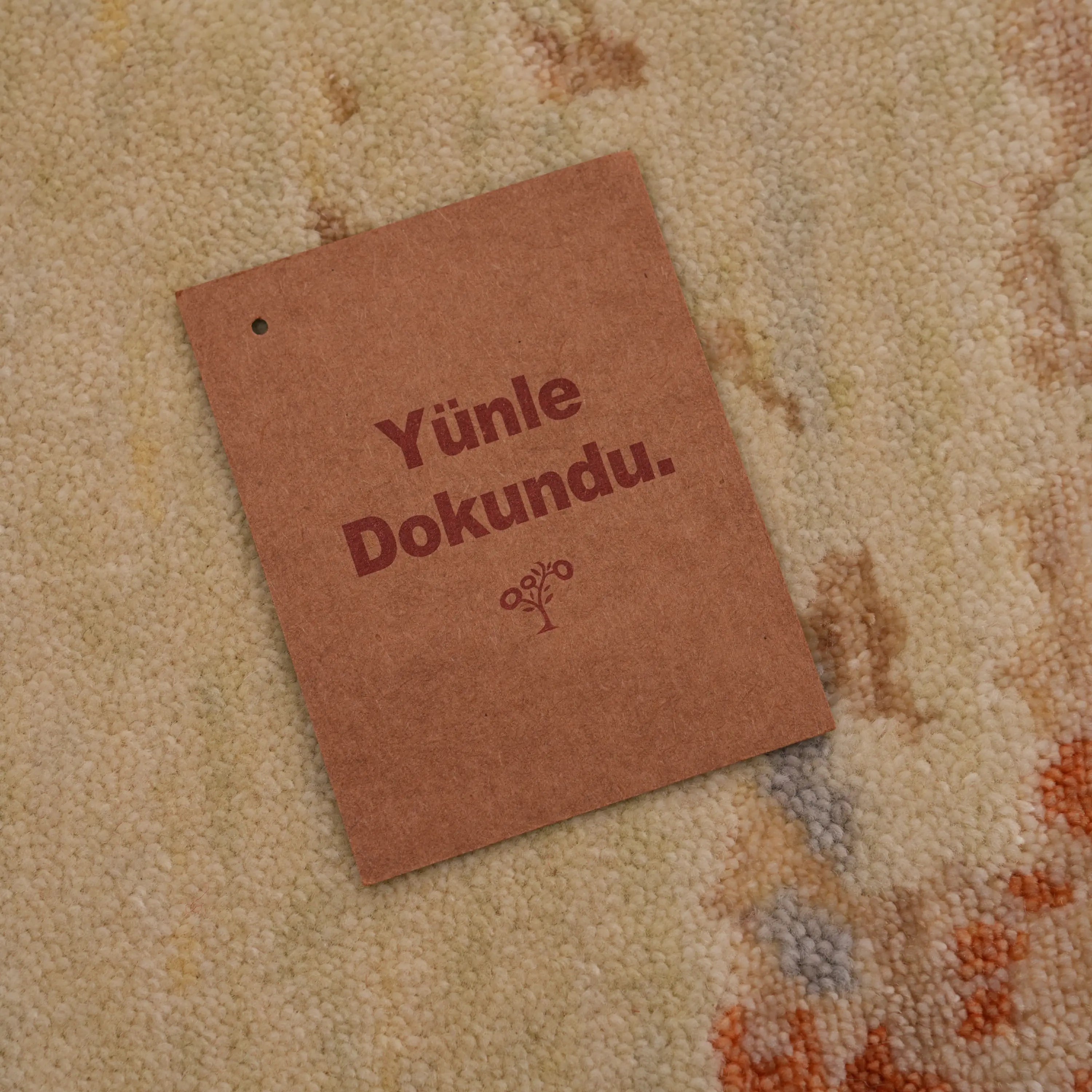 Zima Serisi Soyut Desenli Terra Tezgah Dokuma Doğal Halı