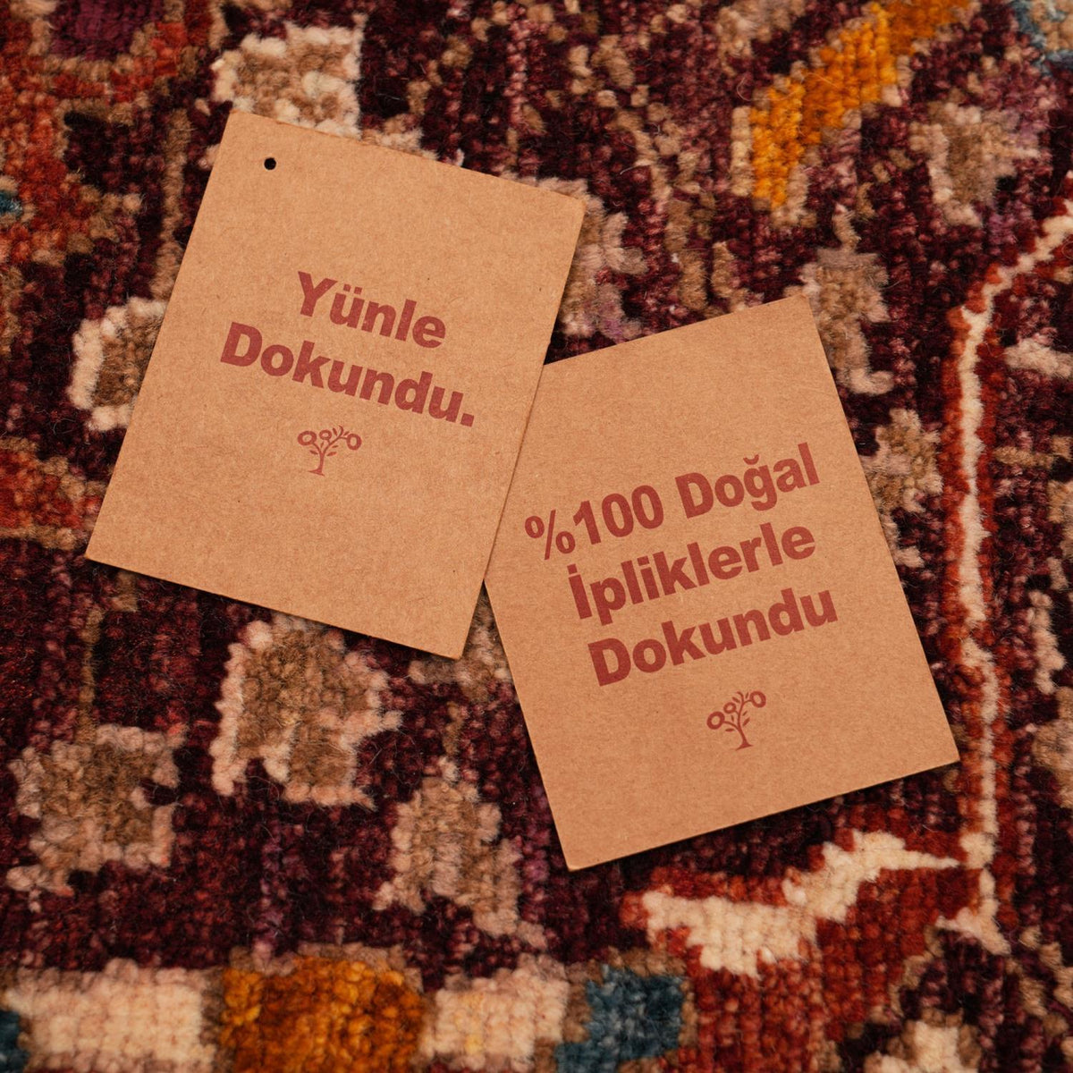 Ayan Serisi El Dokuma Çiçek Desenli Bordo Yün Halı