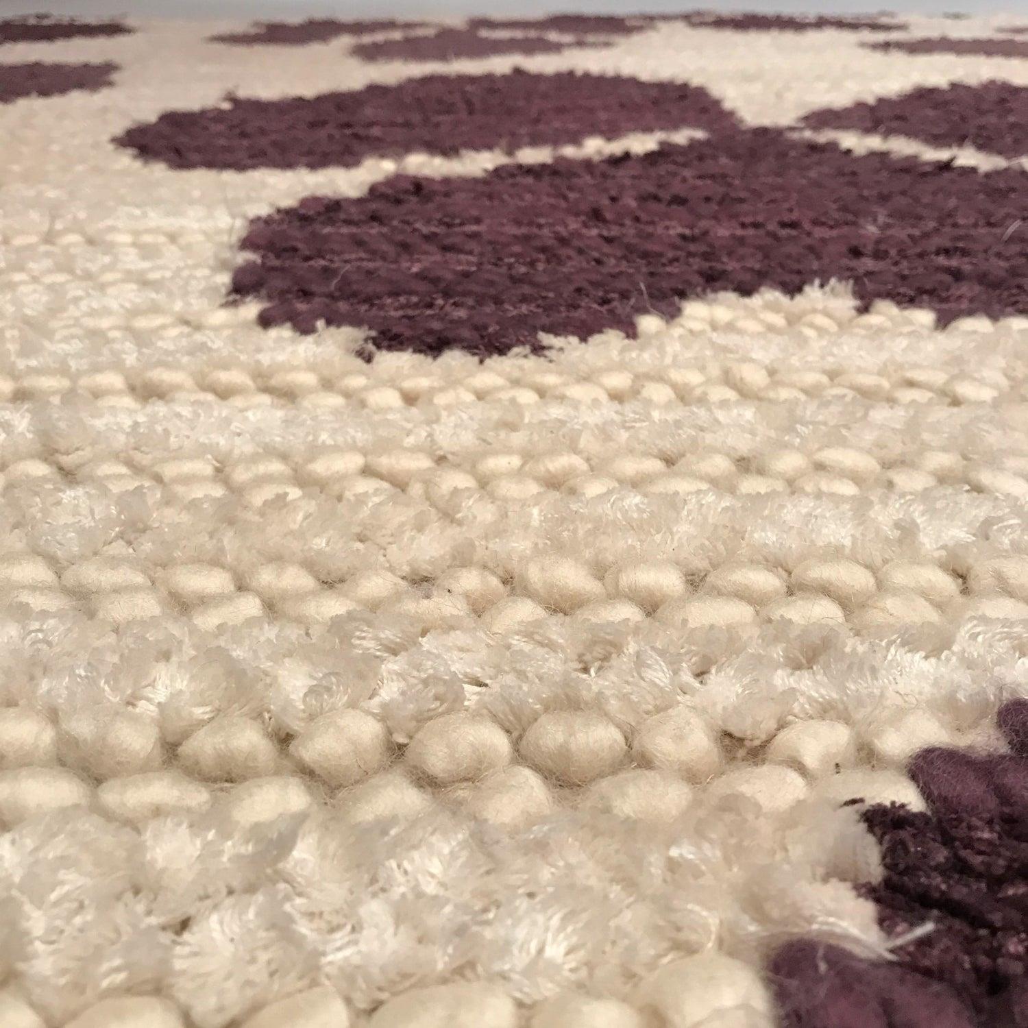 Çiçek Desenli El Dokuma Kilim