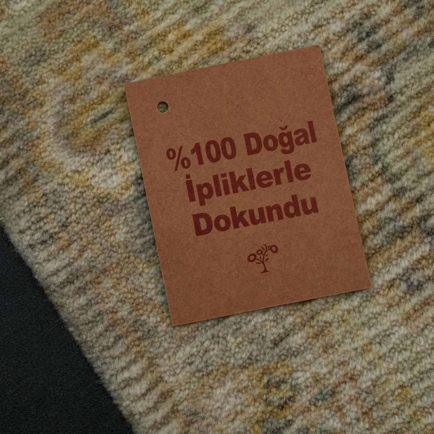 Çiçek Desenli Yün Krem Tezgah Dokuma Halı