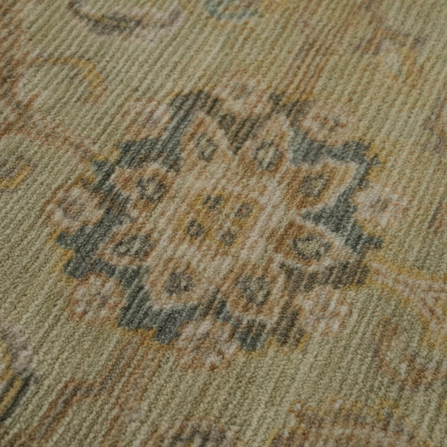 Çiçek Desenli Yün Krem Tezgah Dokuma Halı