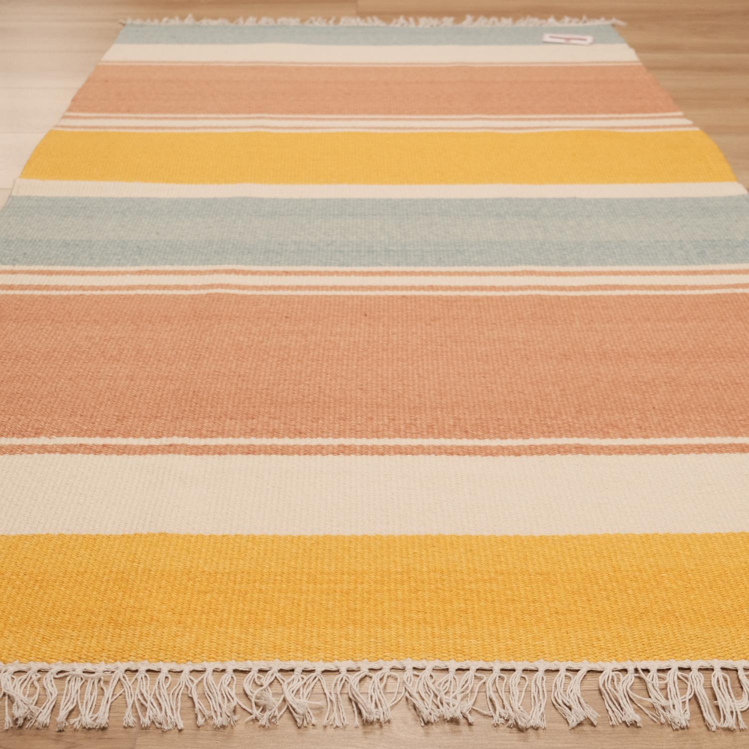 Çizgi Desenli Makine Dokuma Kilim