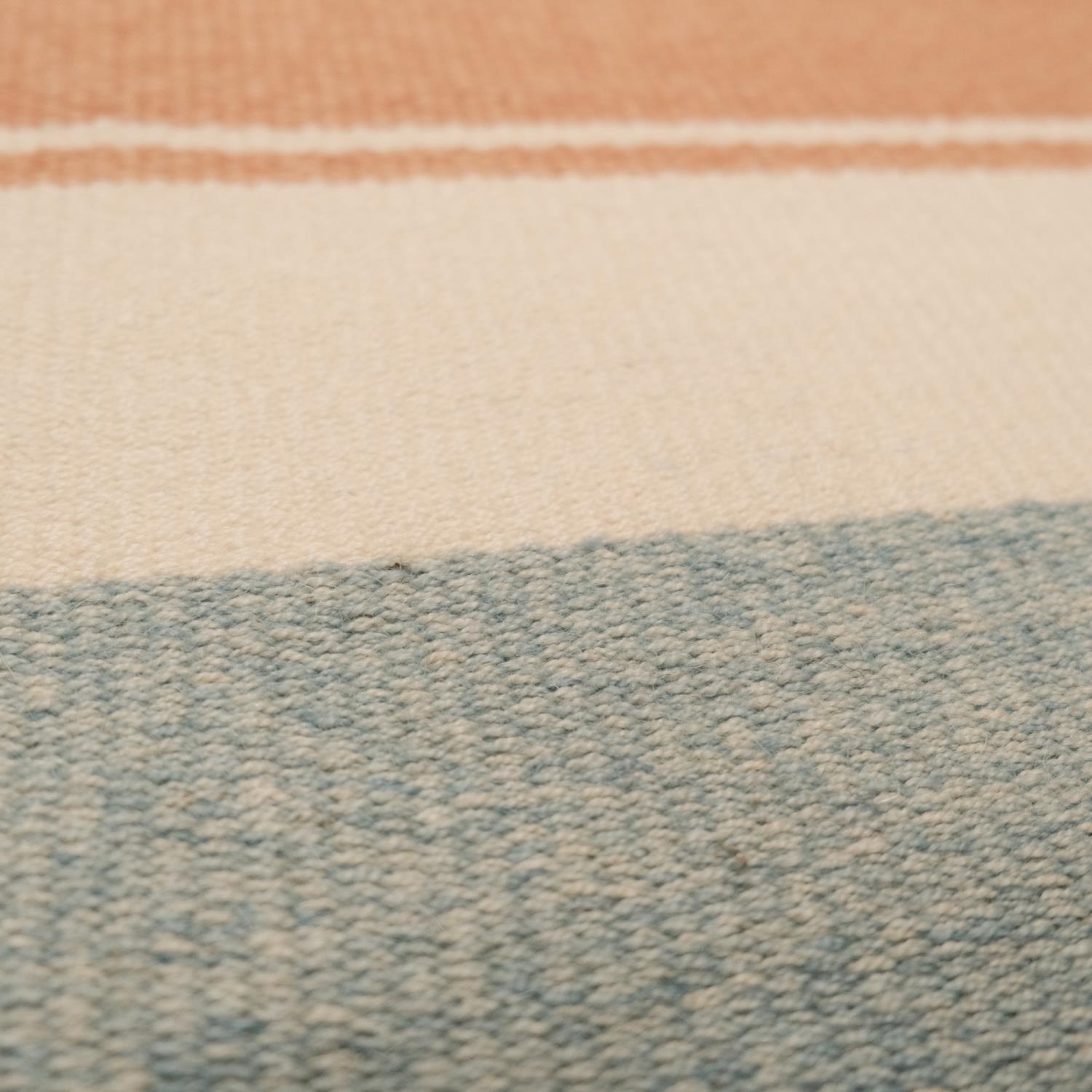 Çizgi Desenli Makine Dokuma Kilim