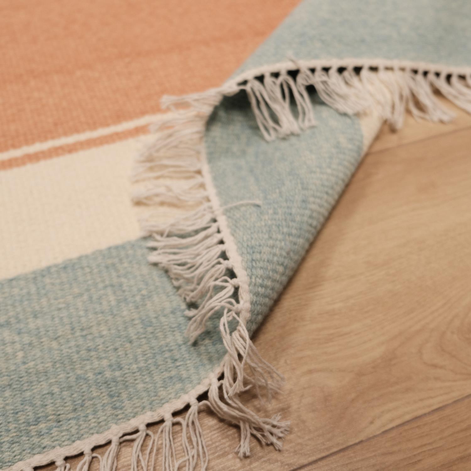 Çizgi Desenli Makine Dokuma Kilim