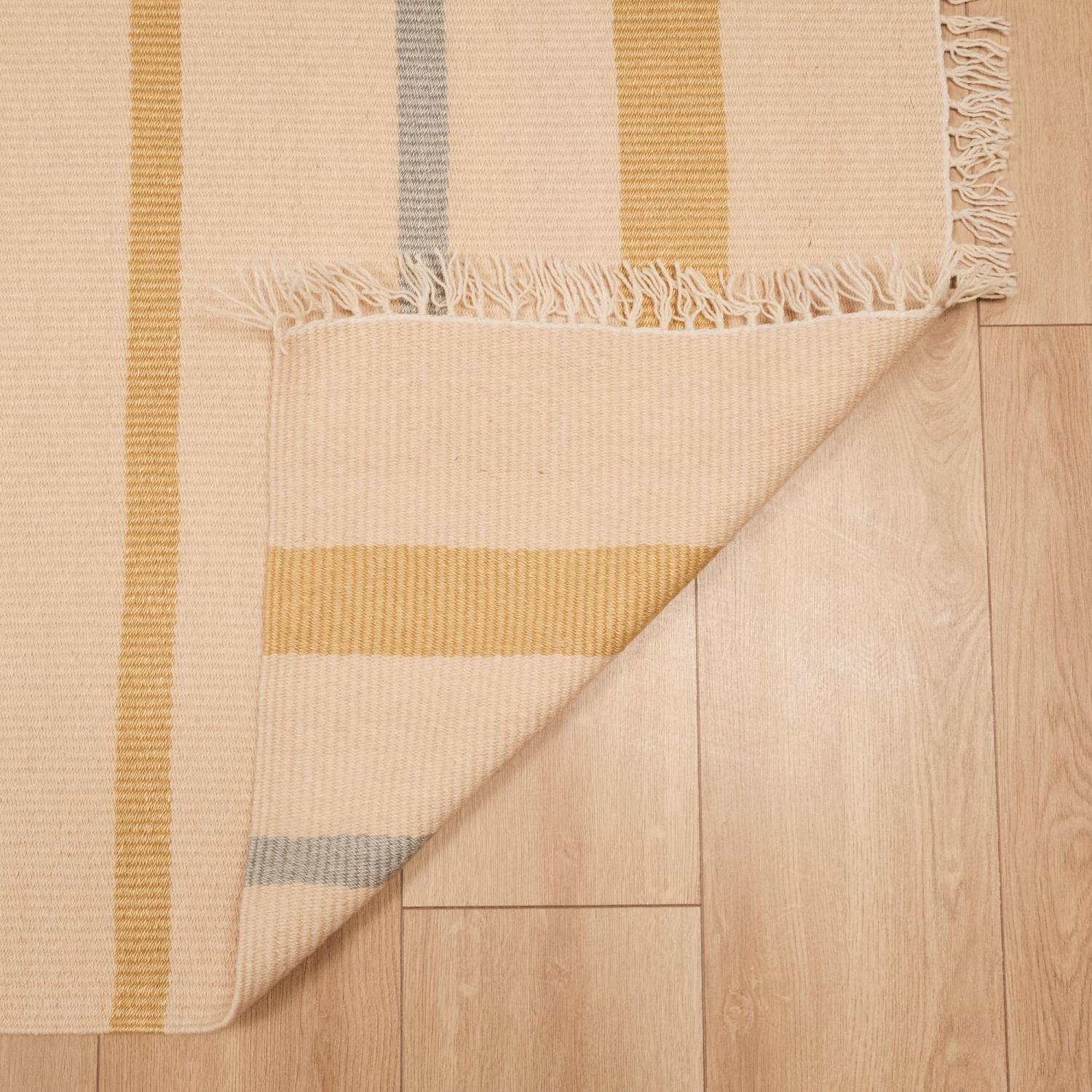 Çizgi Desenli Makine Dokuma Kilim