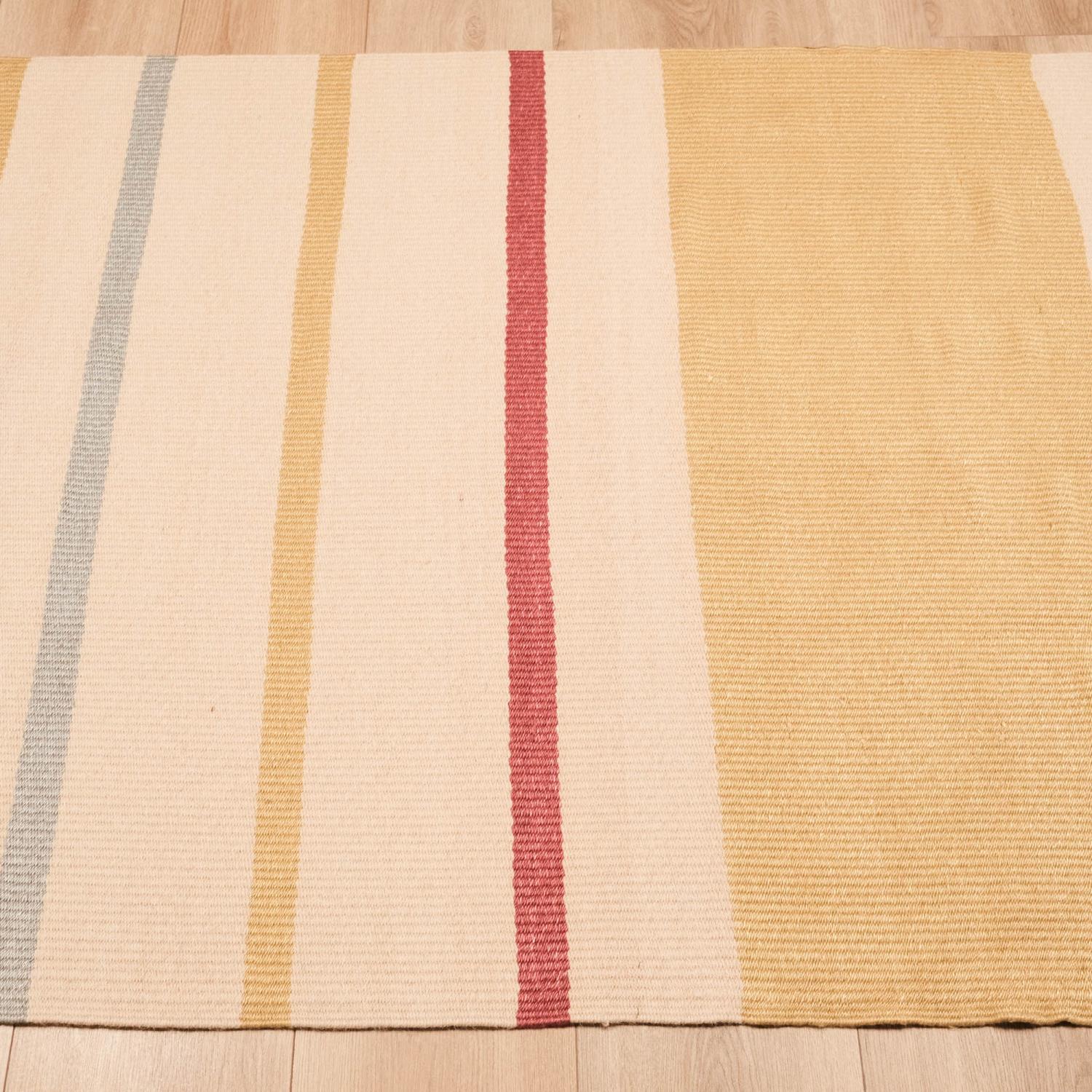 Çizgi Desenli Makine Dokuma Kilim