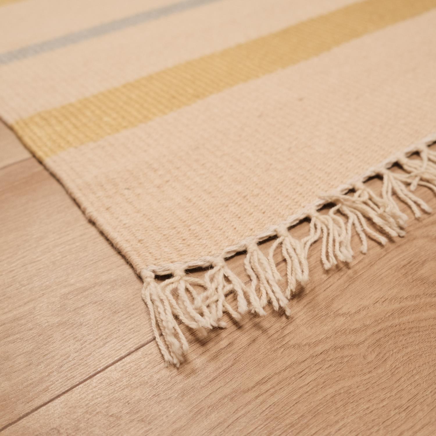 Çizgi Desenli Makine Dokuma Kilim