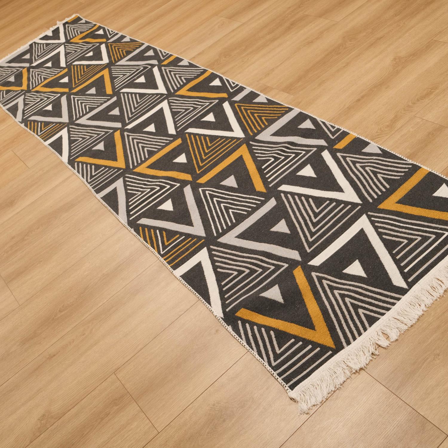 Kehribar Serisi Geometrik Desenli Makine Dokuma Genç Odası Kilim