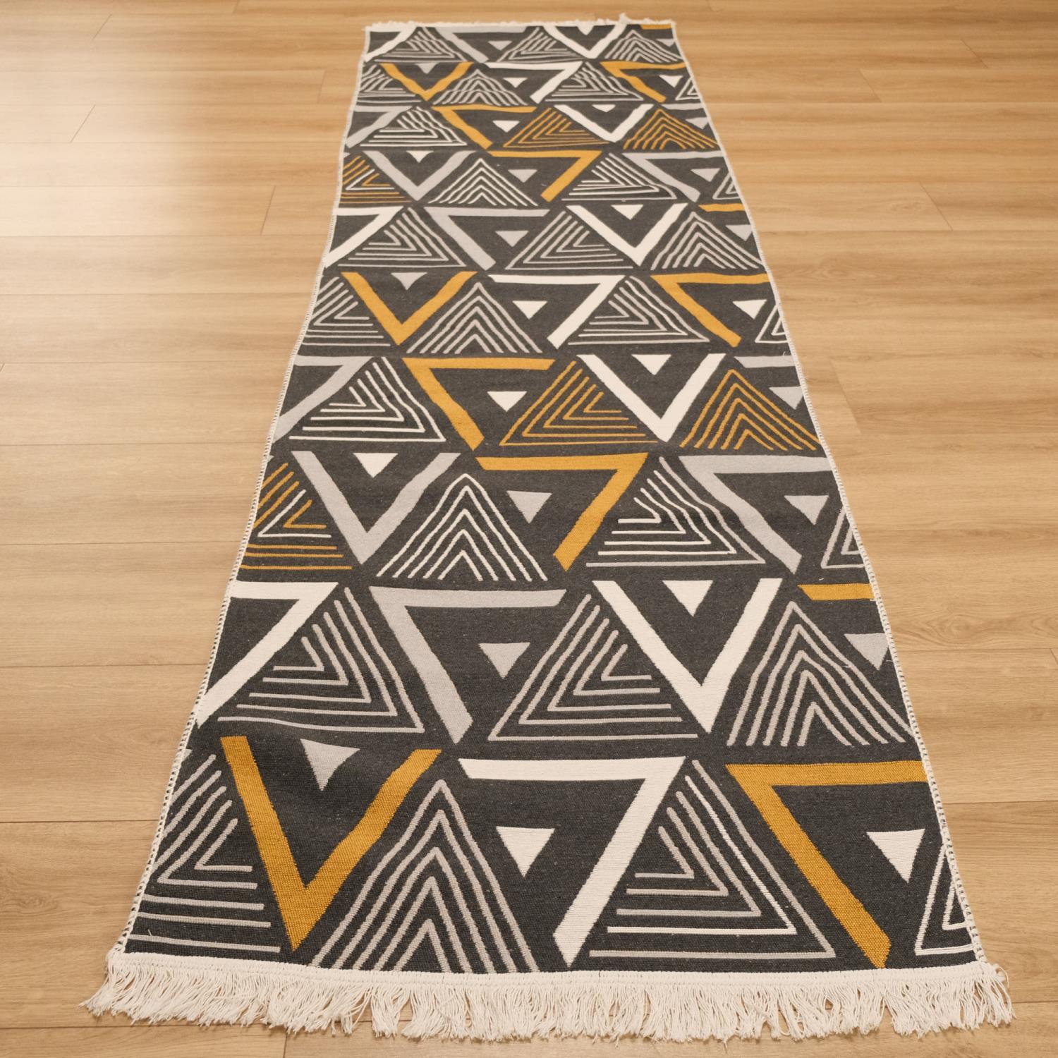 Kehribar Serisi Geometrik Desenli Makine Dokuma Genç Odası Kilim