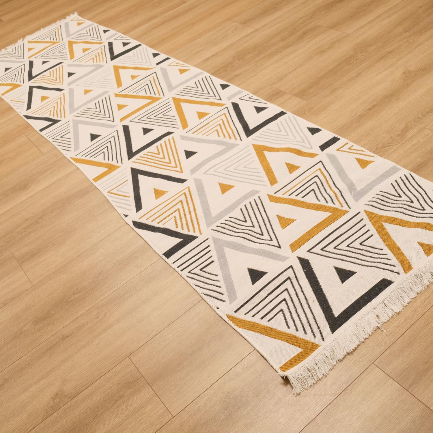 Kehribar Serisi Geometrik Desenli Makine Dokuma Genç Odası Kilim