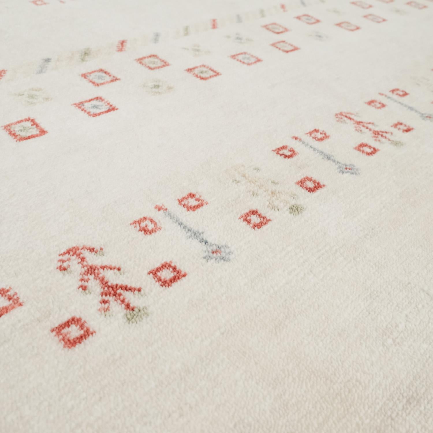 Zara Serisi Anadolu Desenli Yuvarlak Krem Halı